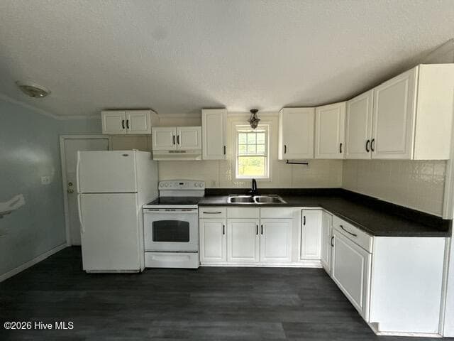 Manufactured Home at 336 Old Folkstone Road, Holly Ridge, NC 28445, photo 2 of 19