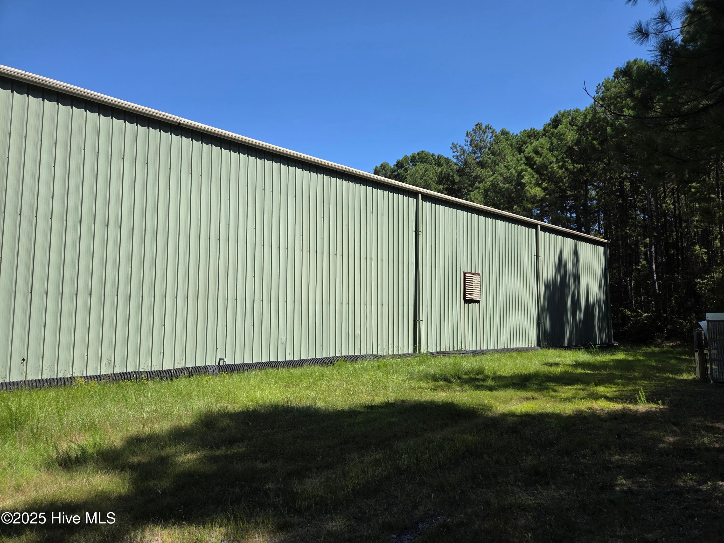 Commercial Sale at 407 Glasgow Street, Aberdeen, NC 28315, photo 2 of 2