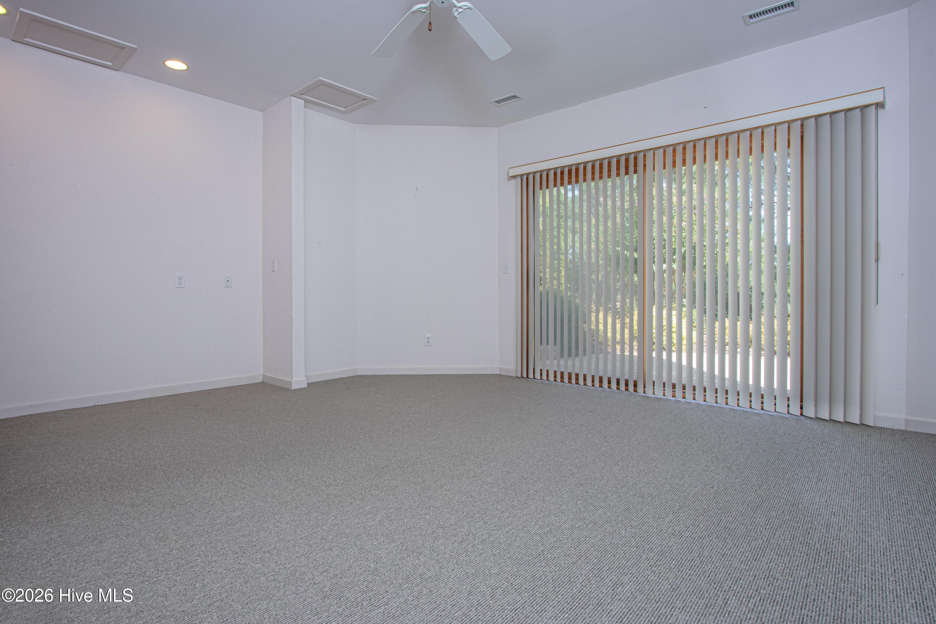 Single Family Residence at 15 Shenecossett Lane, Pinehurst, NC 28374, photo 4 of 6
