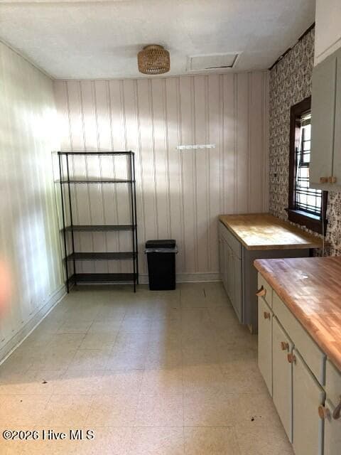 Single Family Residence at 411 Raleigh Road Parkway N, Wilson, NC 27893, photo 6 of 17