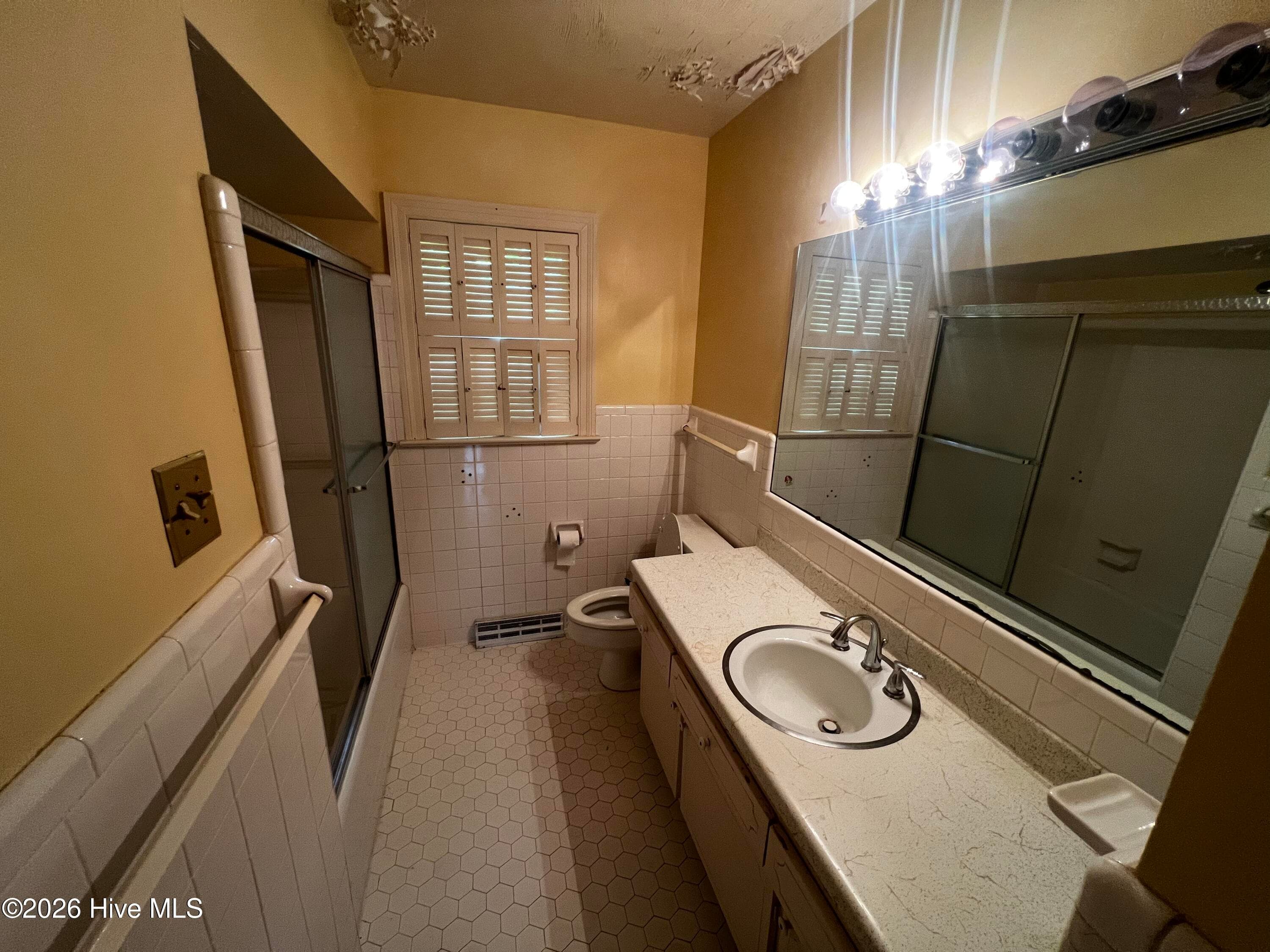 Single Family Residence at 308 Forest Hills Road NW, Wilson, NC 27896, photo 8 of 15