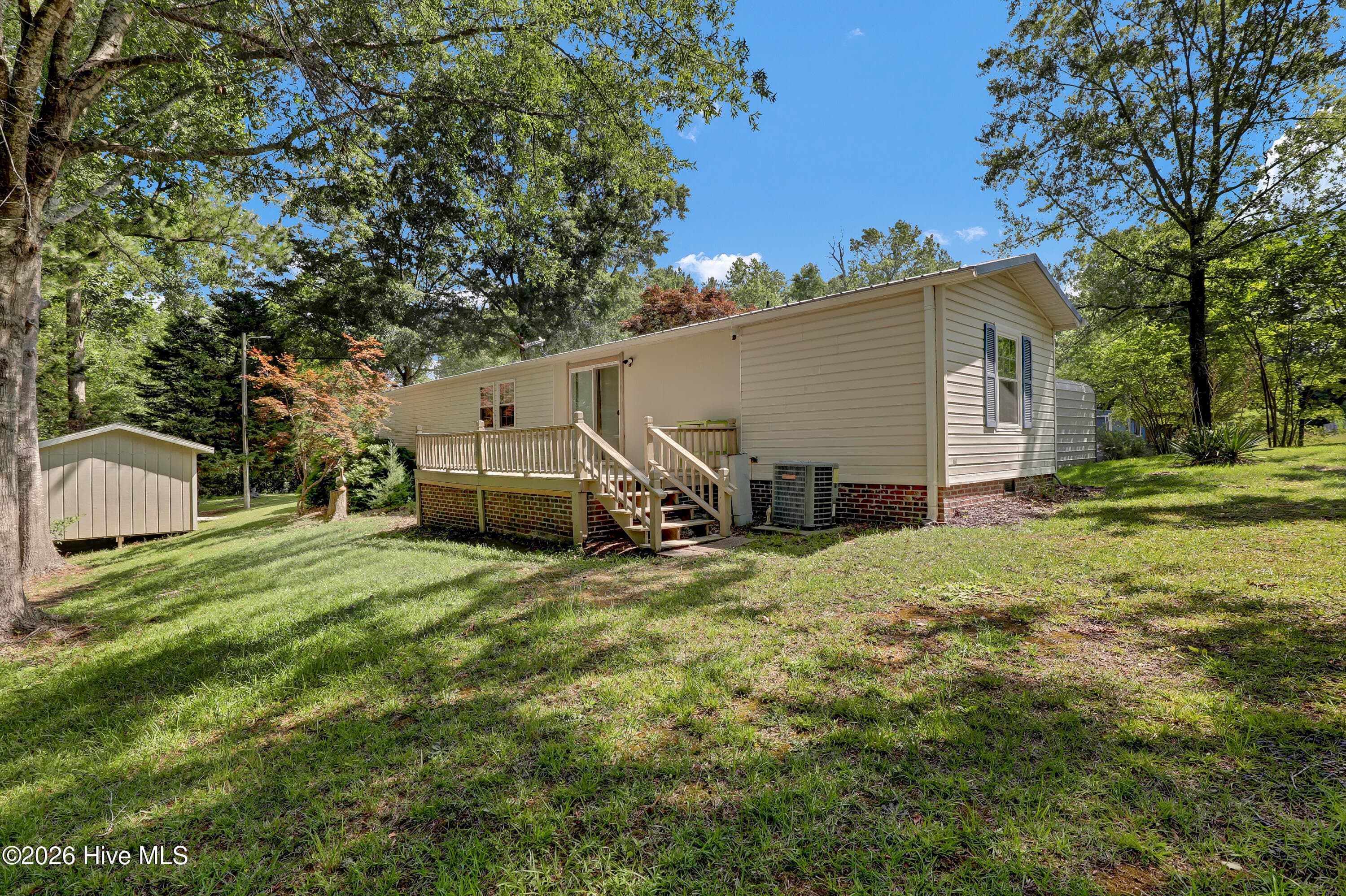 Manufactured Home at 714 Cedar Avenue, Hampstead, NC 28443, photo 7 of 30