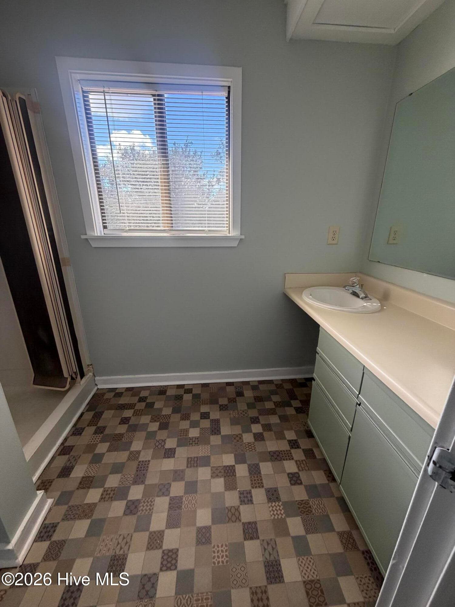 Townhouse at 231 St Luke Court, Wilmington, NC 28409, photo 16 of 17