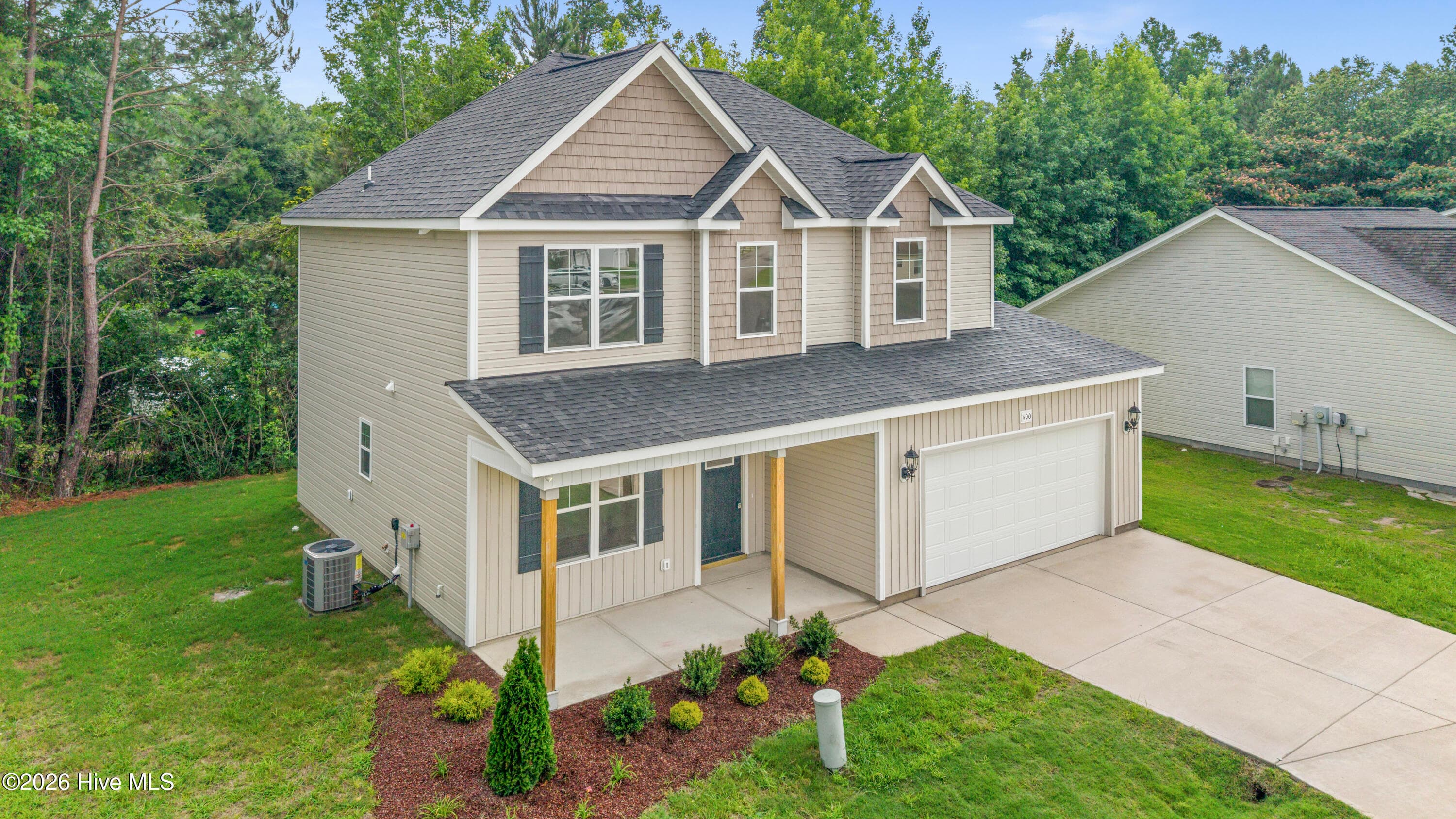Single Family Residence at 400 Stone Hawk Lane, New Bern, NC 28560, photo 8 of 110