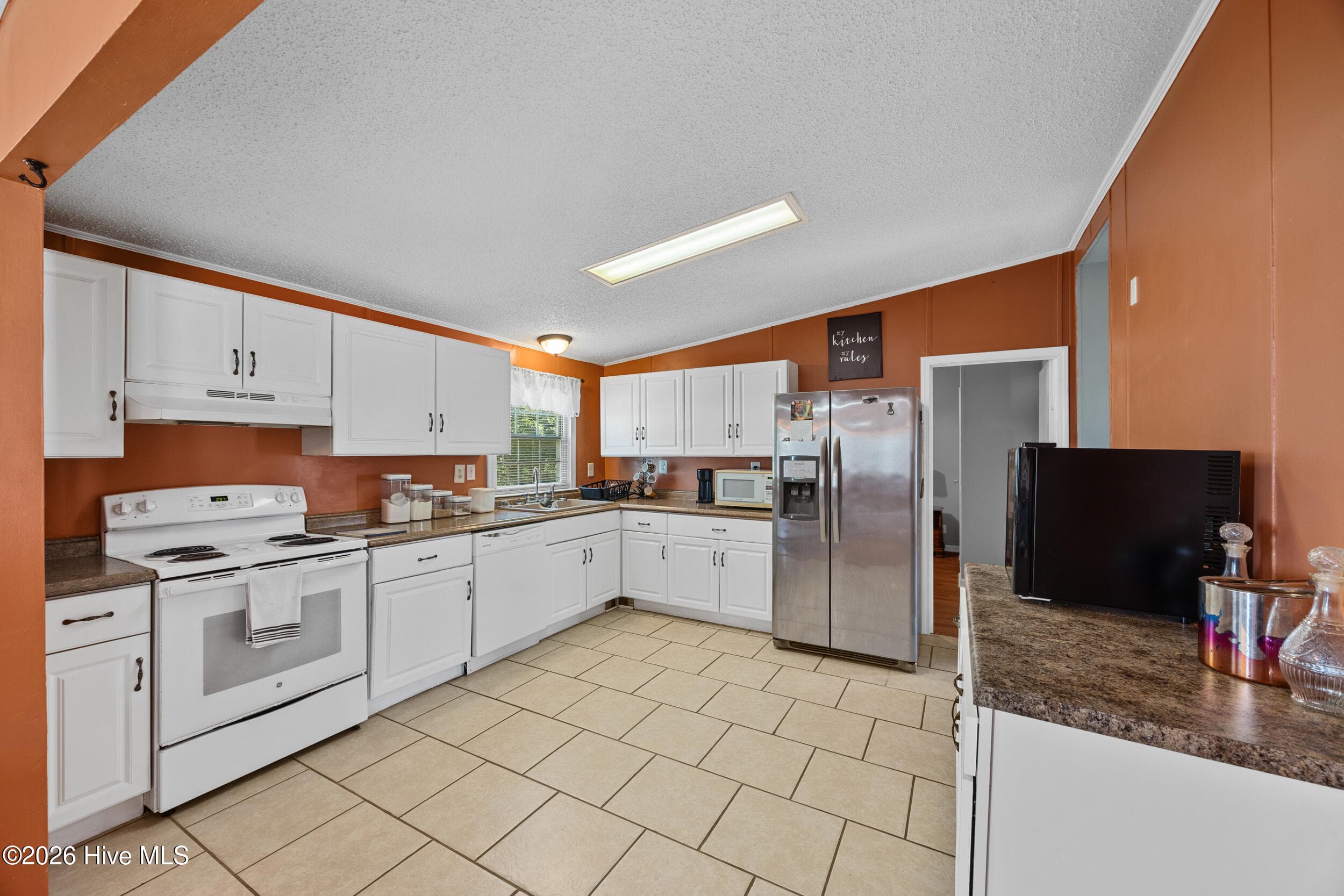 Manufactured Home at 195 Calabash Road NW, Calabash, NC 28467, photo 15 of 37