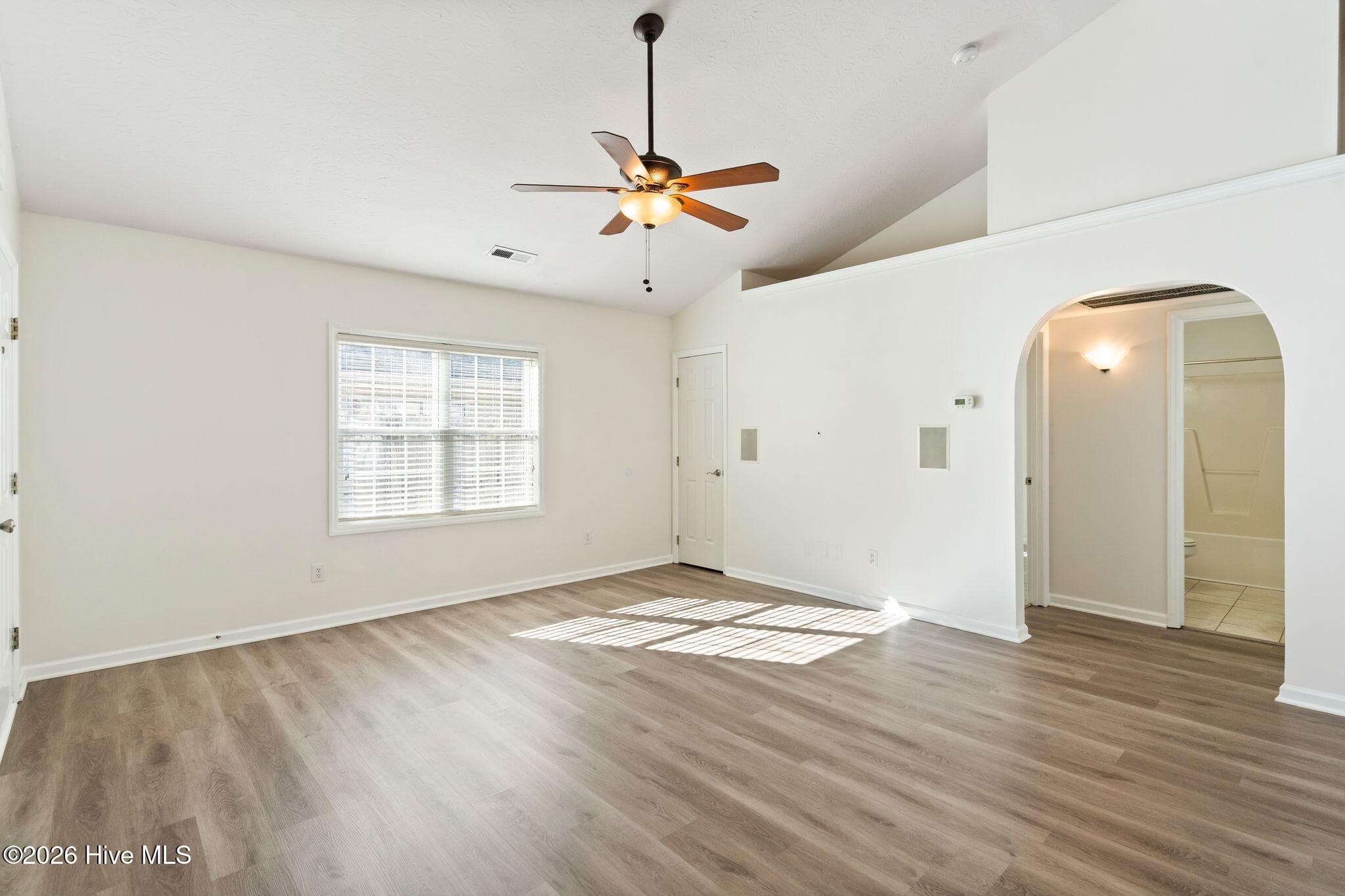 Single Family Residence at 811 Grathwol Drive, Wilmington, NC 28405, photo 5 of 41