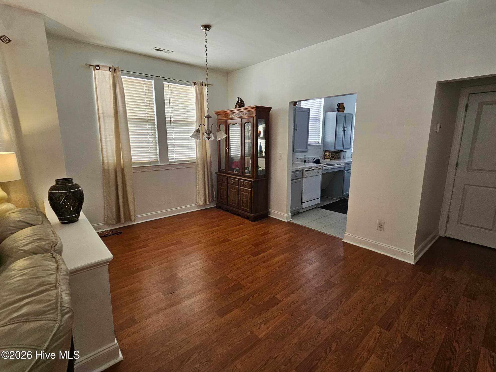 Single Family Residence at 1017 S 8th Street, Wilmington, NC 28401, photo 3 of 14