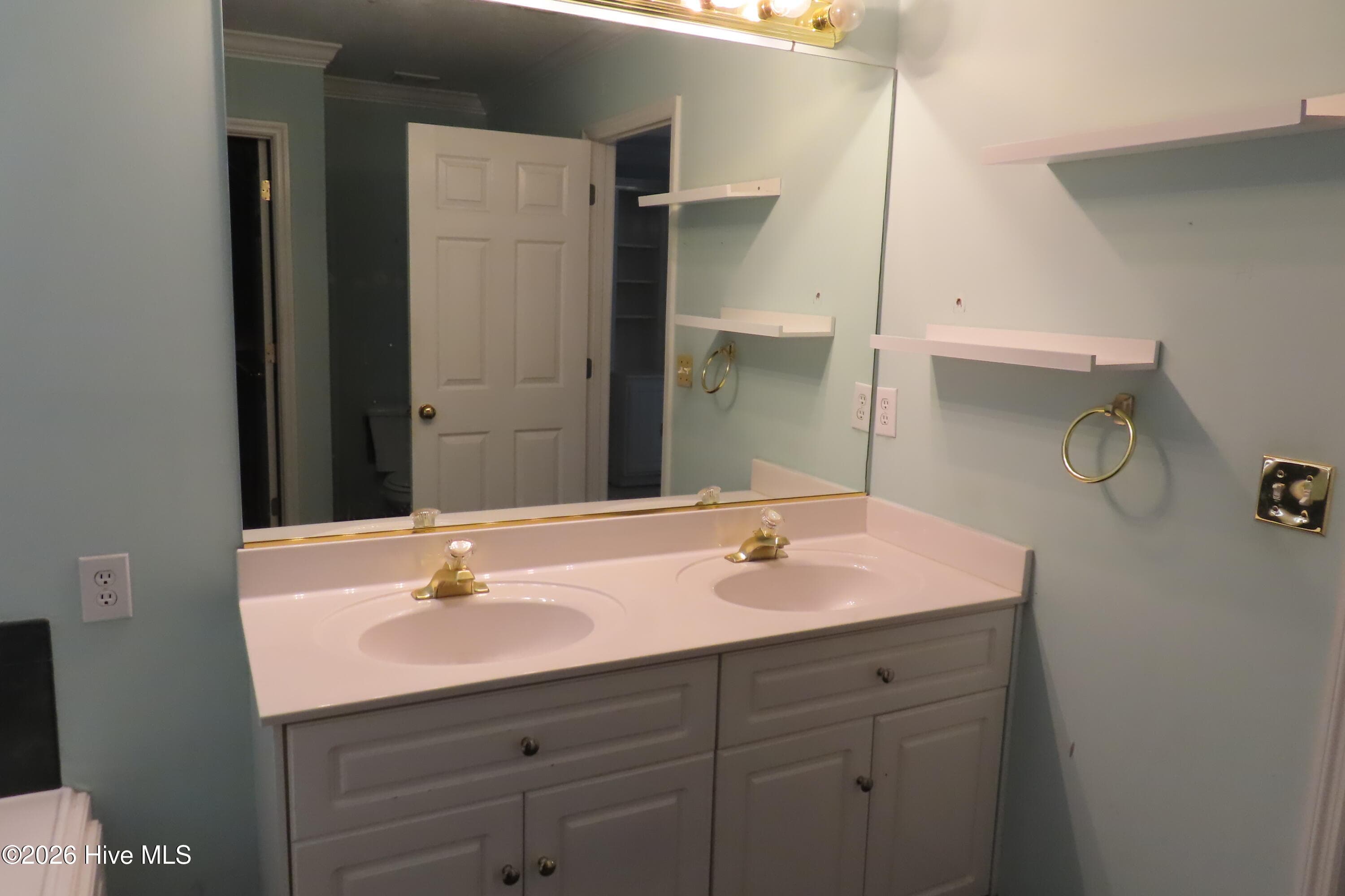 Double sink vanity - 492 Granite Point, Augusta, GA 30907