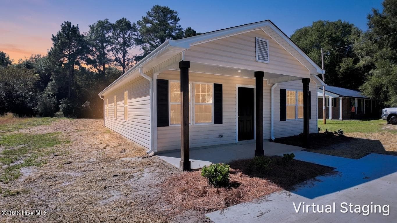 Single Family Residence at 769 Five Road, Clinton, NC 28328, photo 4 of 20