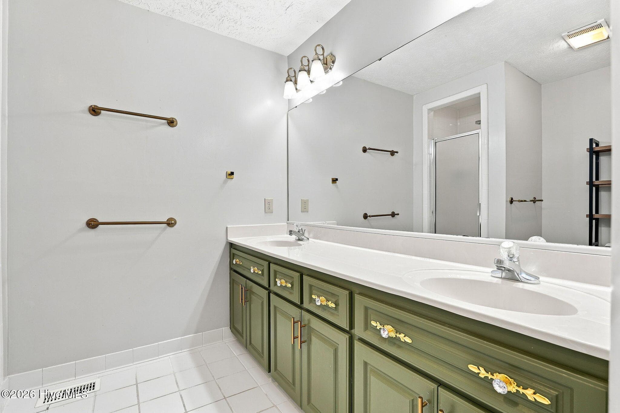 Master bathroom with shower - 13280 Blues Farm Road, Laurinburg, NC 28352