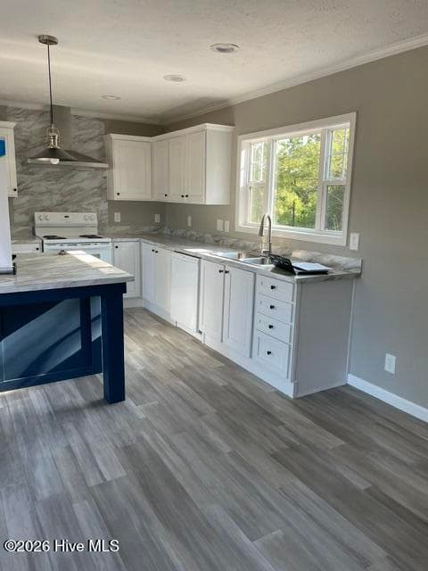 Manufactured Home at 2039 Cedar Lane SW, Supply, NC 28462, photo 7 of 33