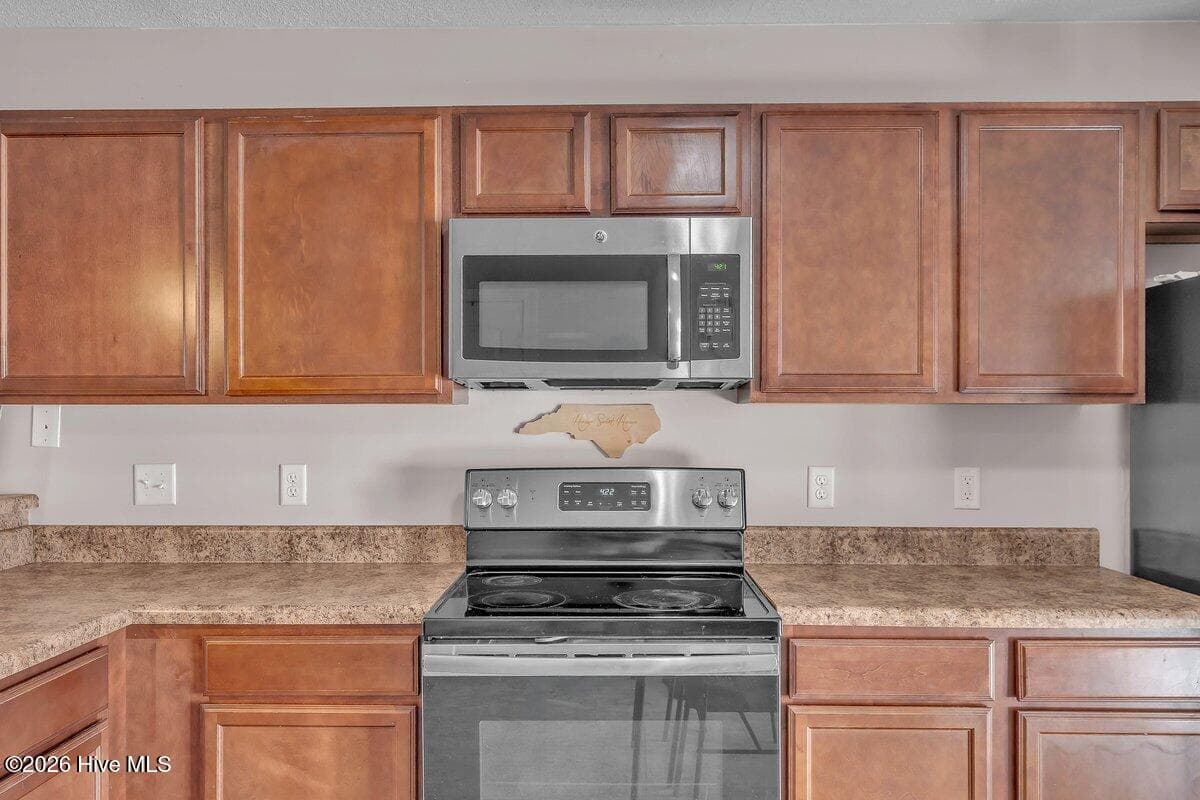 Townhouse at 133 W Murrow Lane, Jacksonville, NC 28546, photo 35 of 55