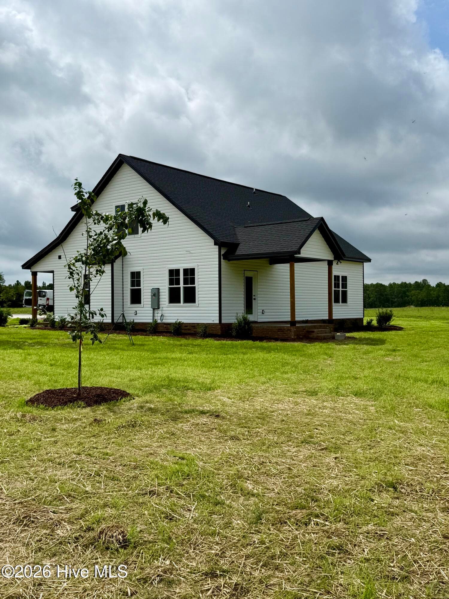 Single Family Residence at 400 Mossy Cup Lane, Aberdeen, NC 28315, photo 5 of 23