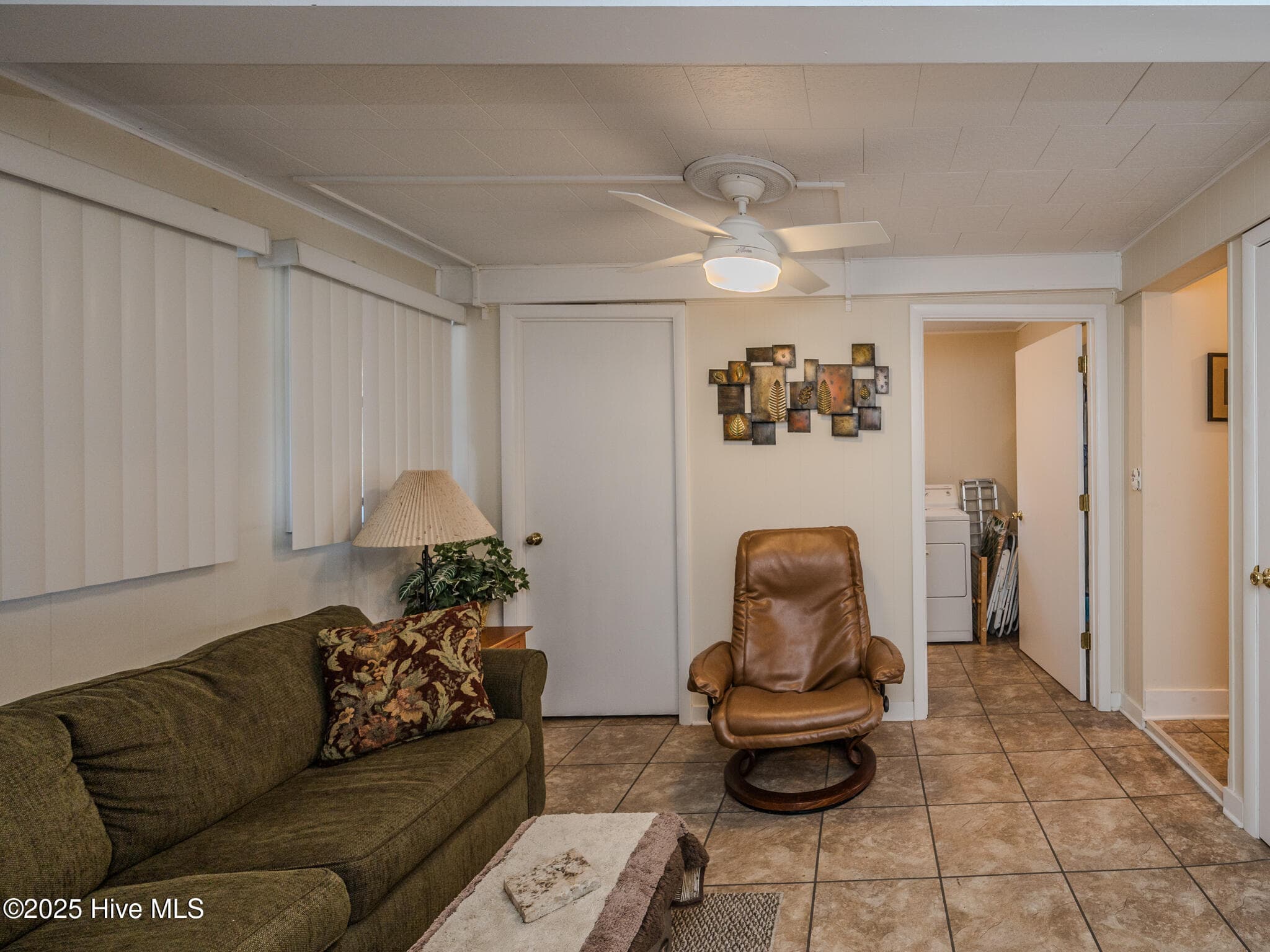 Single Family Residence at 3002 Canal Cove Road, Lake Waccamaw, NC 28450, photo 2 of 5