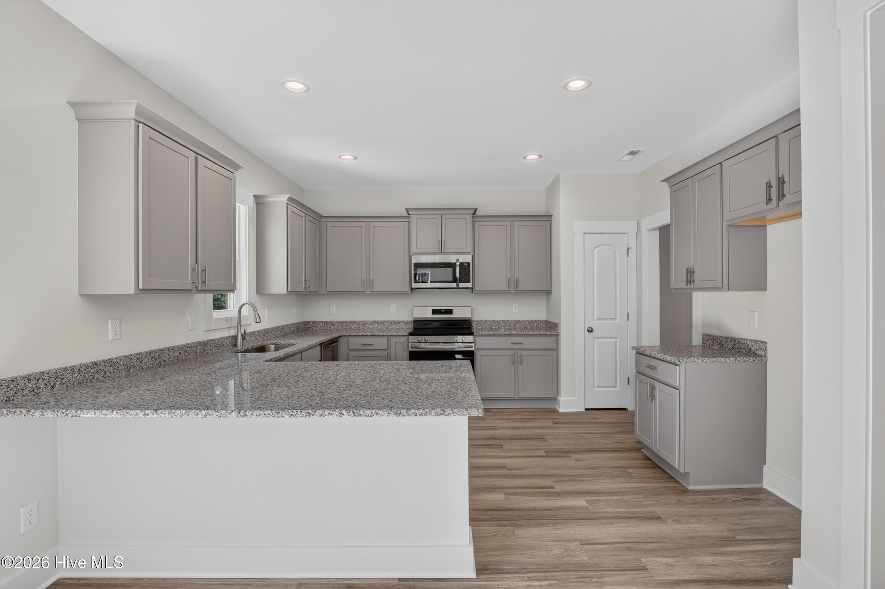 Single Family Residence at 19 Peach Court, Burgaw, NC 28425, photo 11 of 36