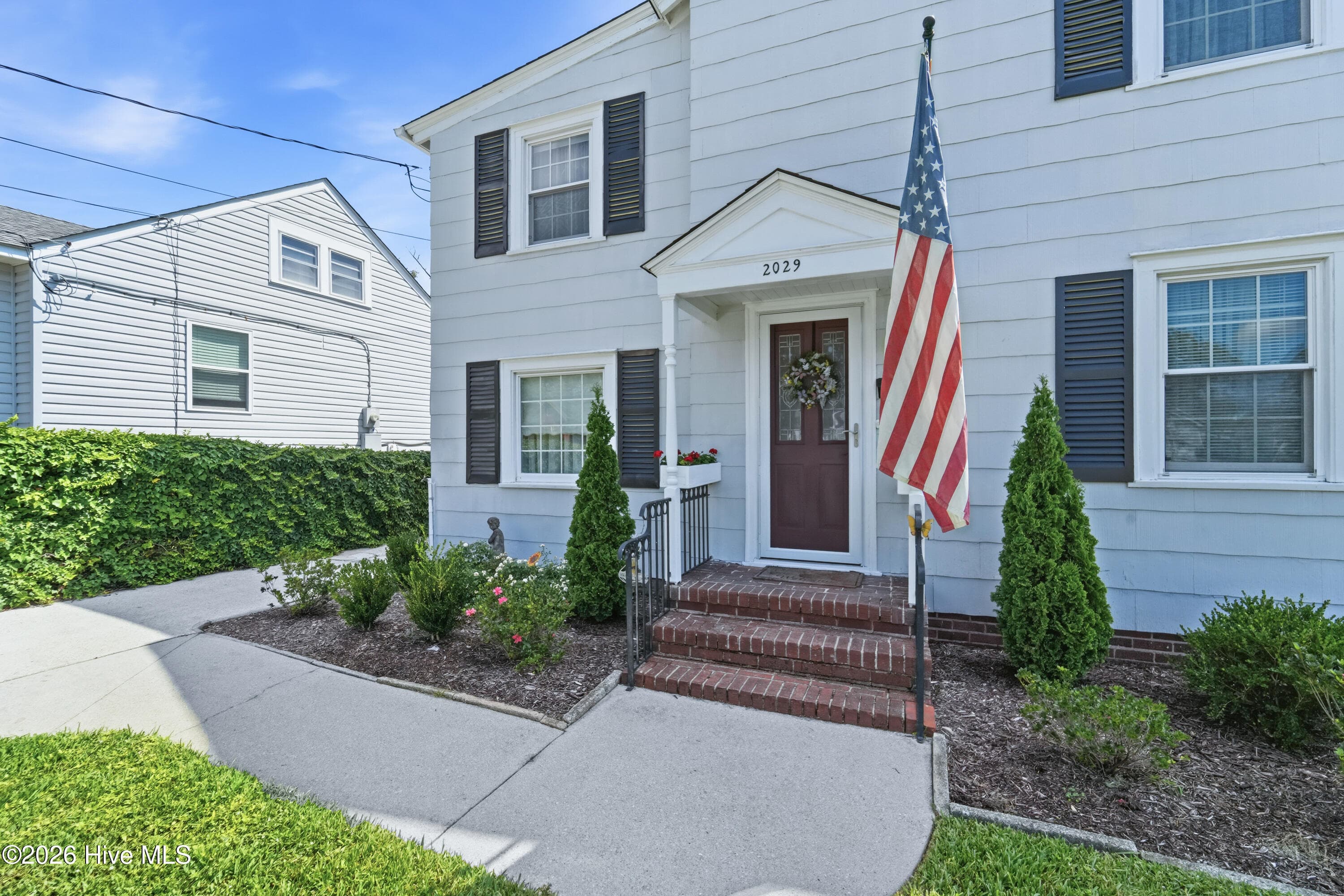 Single Family Residence at 2029 Van Buren Street, Wilmington, NC 28401, photo 2 of 2