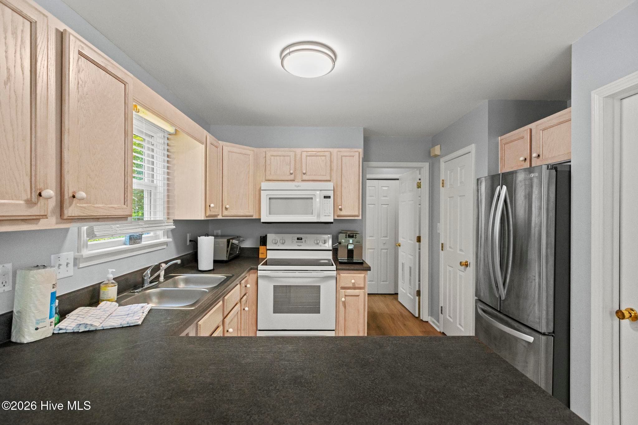 Single Family Residence at 9258 Osprey Ridge Drive, Emerald Isle, NC 28594, photo 5 of 49