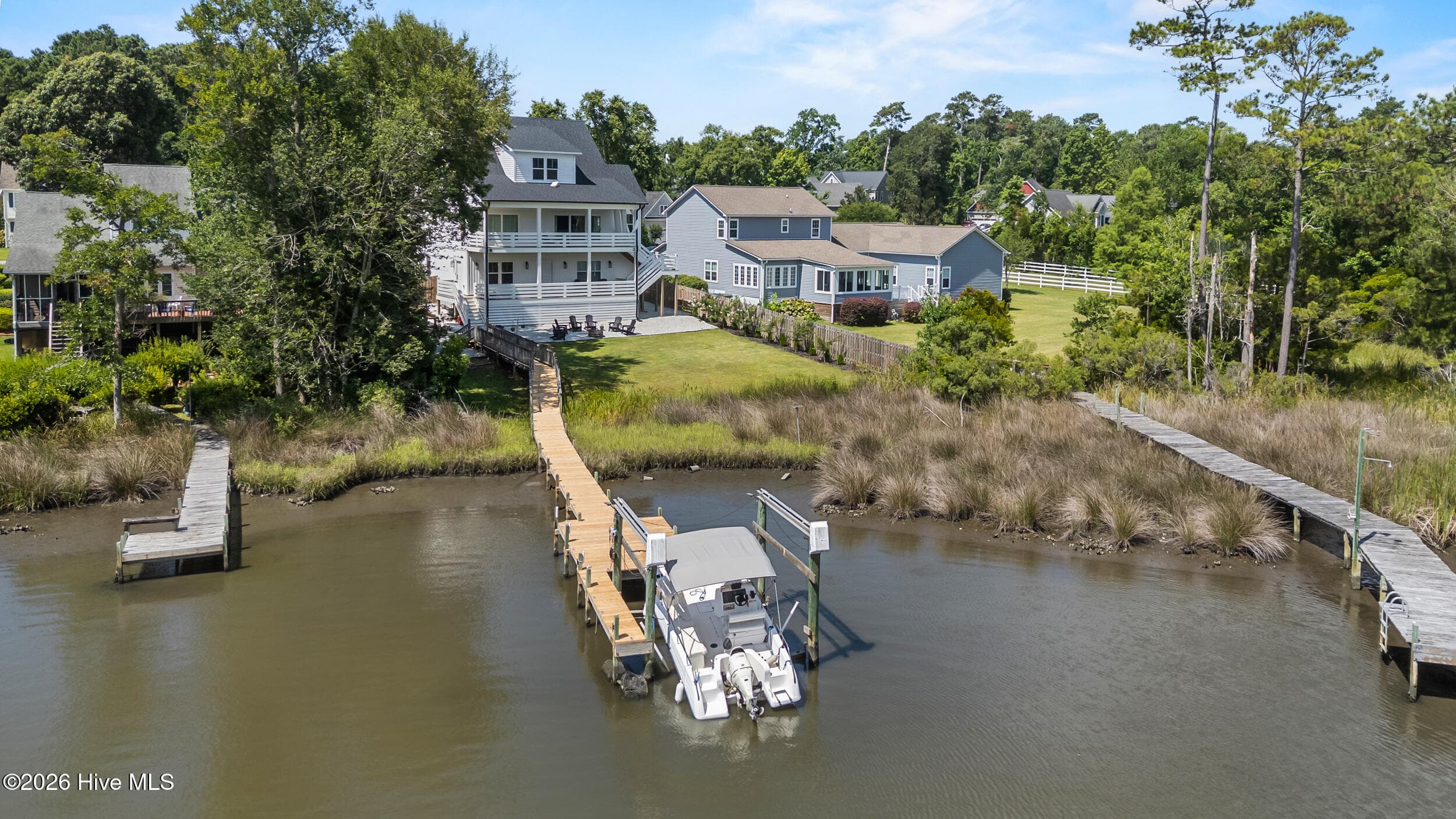 Single Family Residence at 1027 Meridian Drive, Sneads Ferry, NC 28460, photo 5 of 103