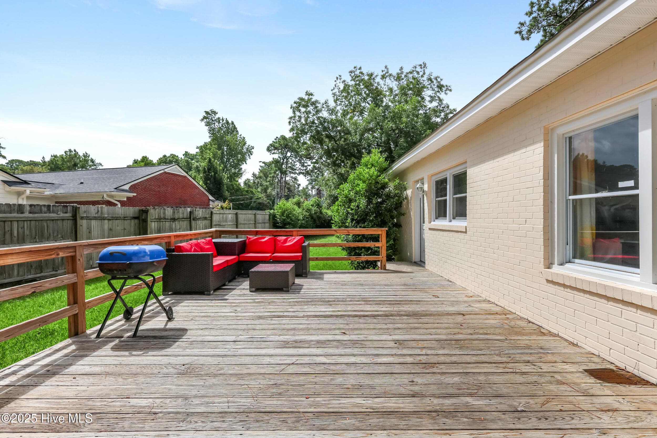 Single Family Residence at 827 Colonial Drive, Wilmington, NC 28403, photo 25 of 27