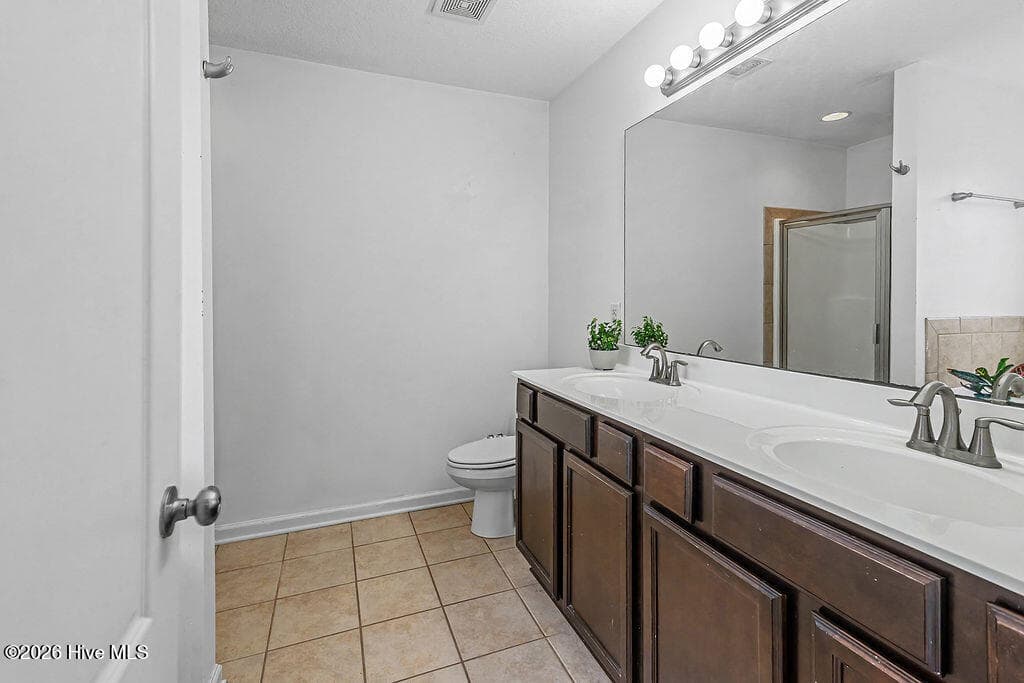 Single Family Residence at 837 Dynasty Drive, Jacksonville, NC 28546, photo 21 of 23