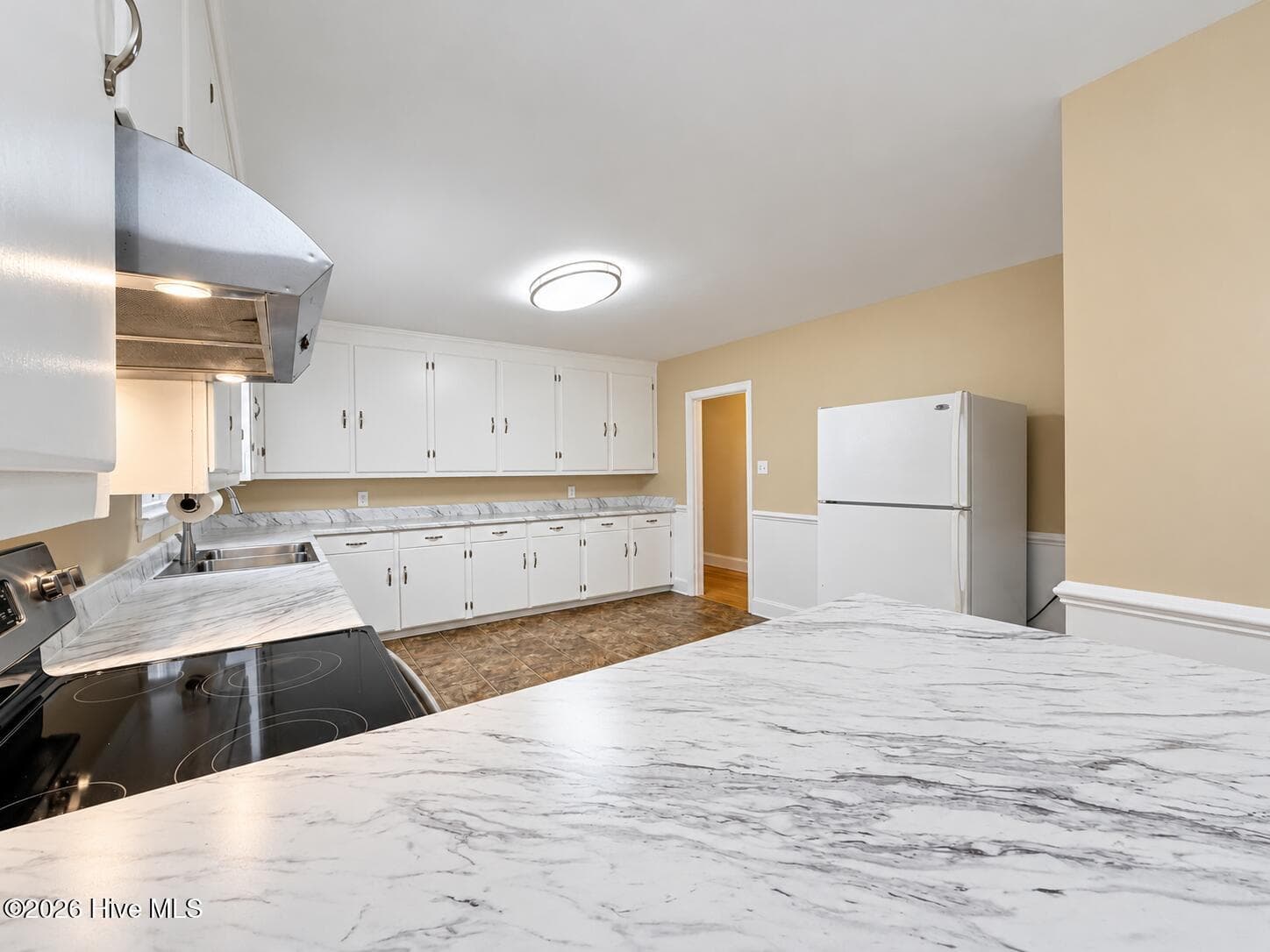 Single Family Residence at 320 Northern Boulevard, Wilmington, NC 28401, photo 23 of 159