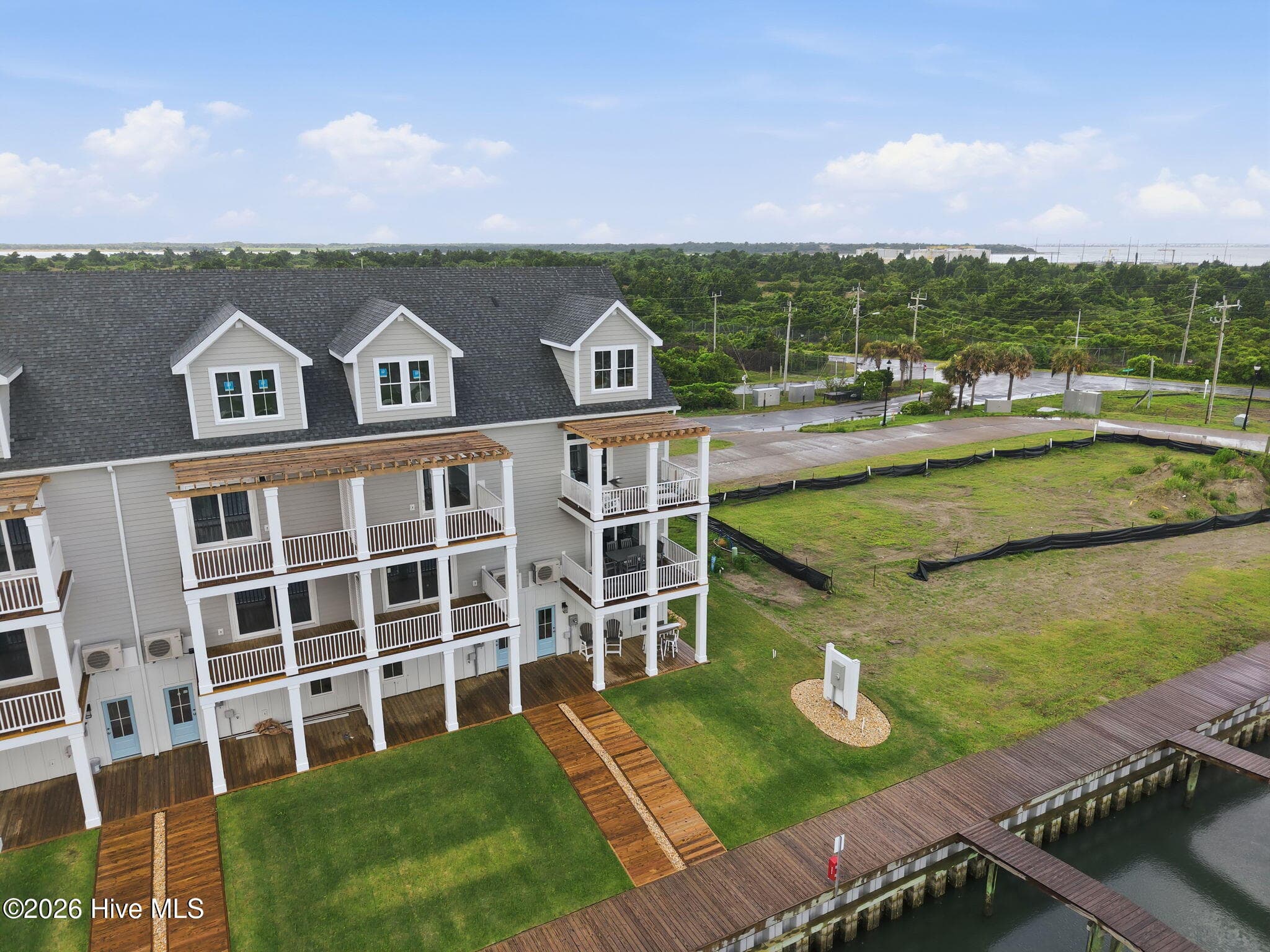Townhouse at 200 Olde Towne Yacht Club Drive 50, Beaufort, NC 28516, photo 7 of 53