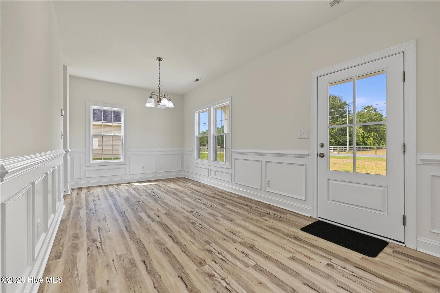 Single Family Residence at 467 Fowler Manning Road, Richlands, NC 28574, photo 5 of 49