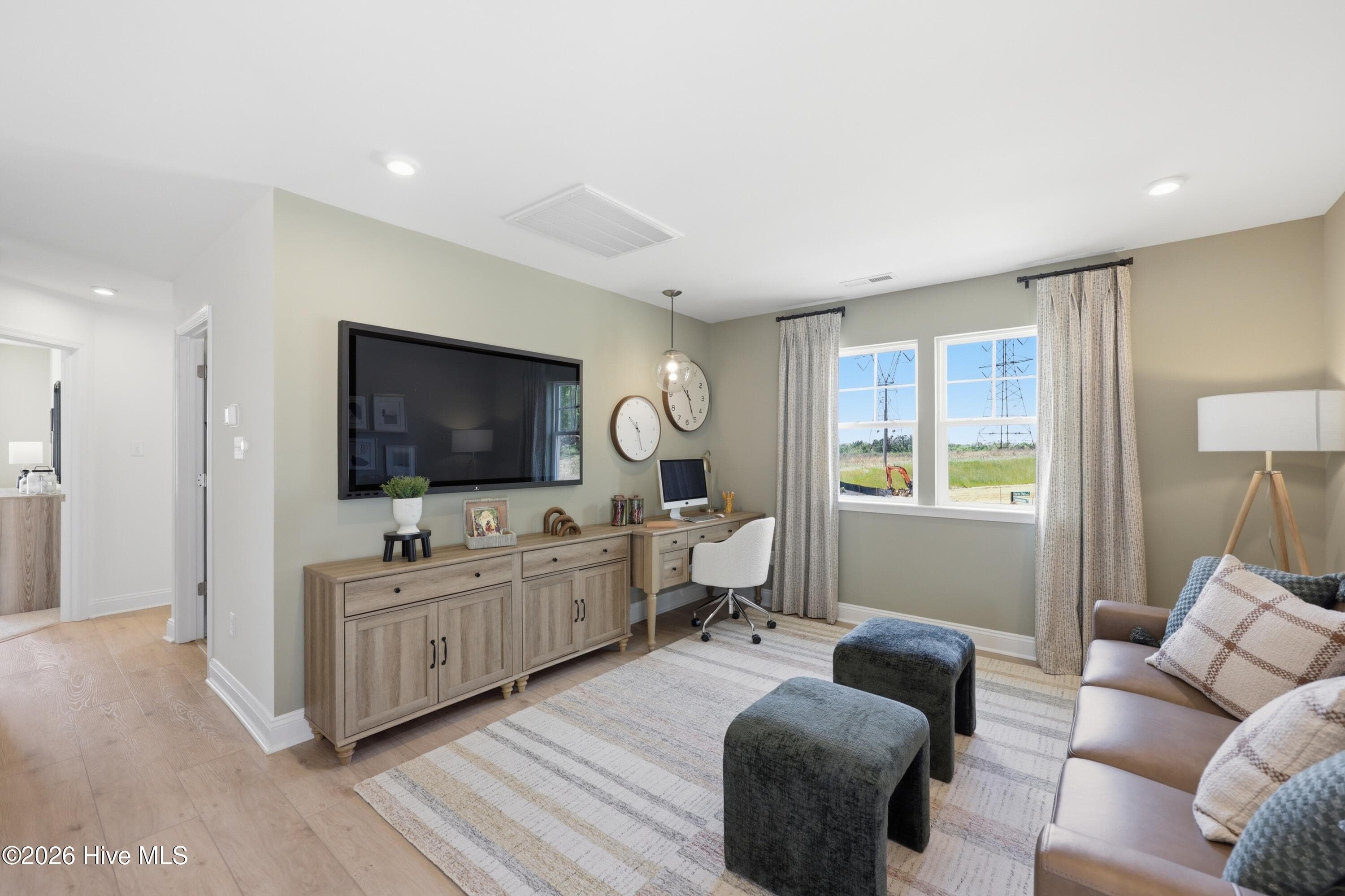 Single Family Residence at 1048 Fawn Valley Way, Wilmington, NC 28409, photo 18 of 36