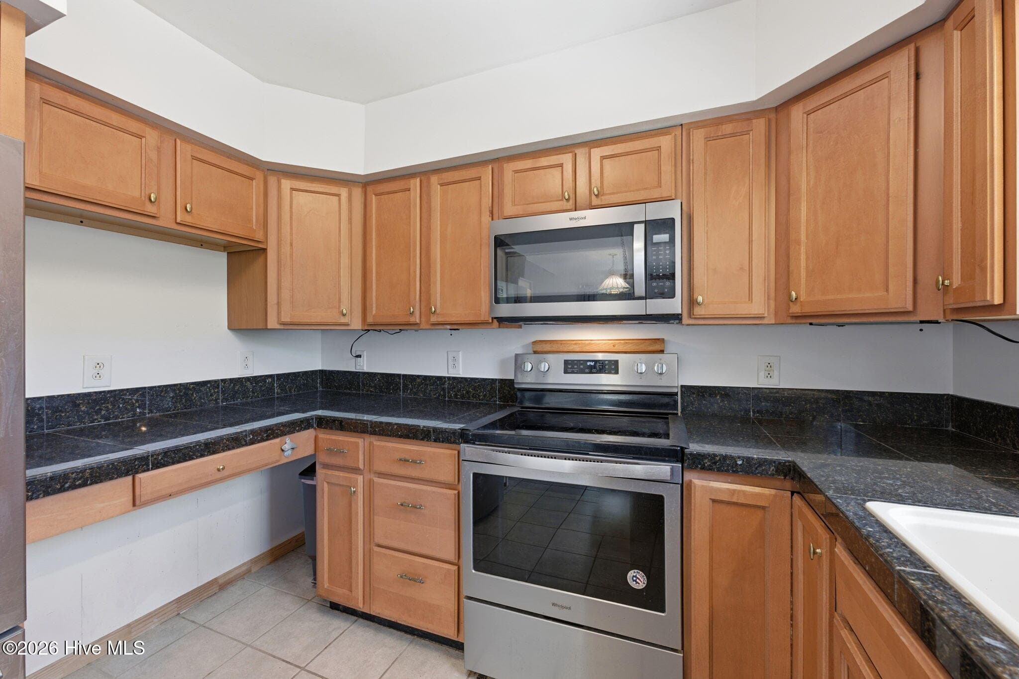 Single Family Residence at 913 Hearthside Court, New Bern, NC 28560, photo 16 of 49