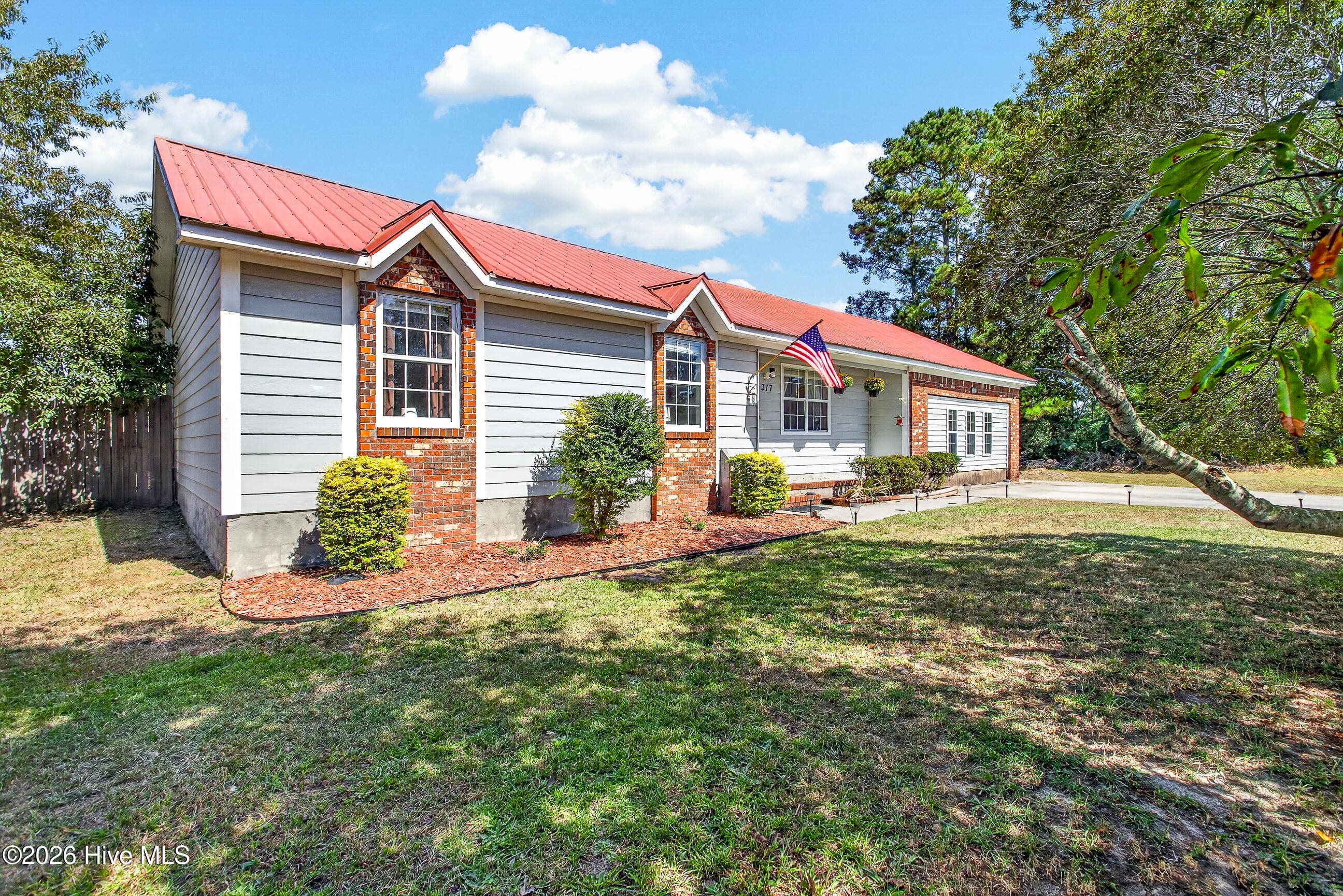 Single Family Residence at 317 Cinnamon Drive, Hubert, NC 28539, photo 8 of 49