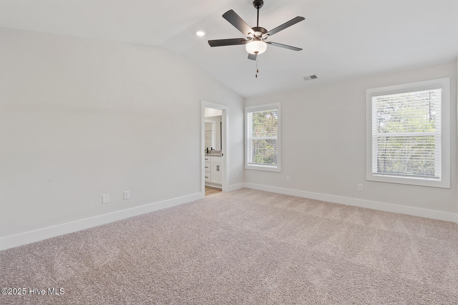 Single Family Residence at 27 S Umbrella Palm Drive, Hampstead, NC 28443, photo 13 of 21