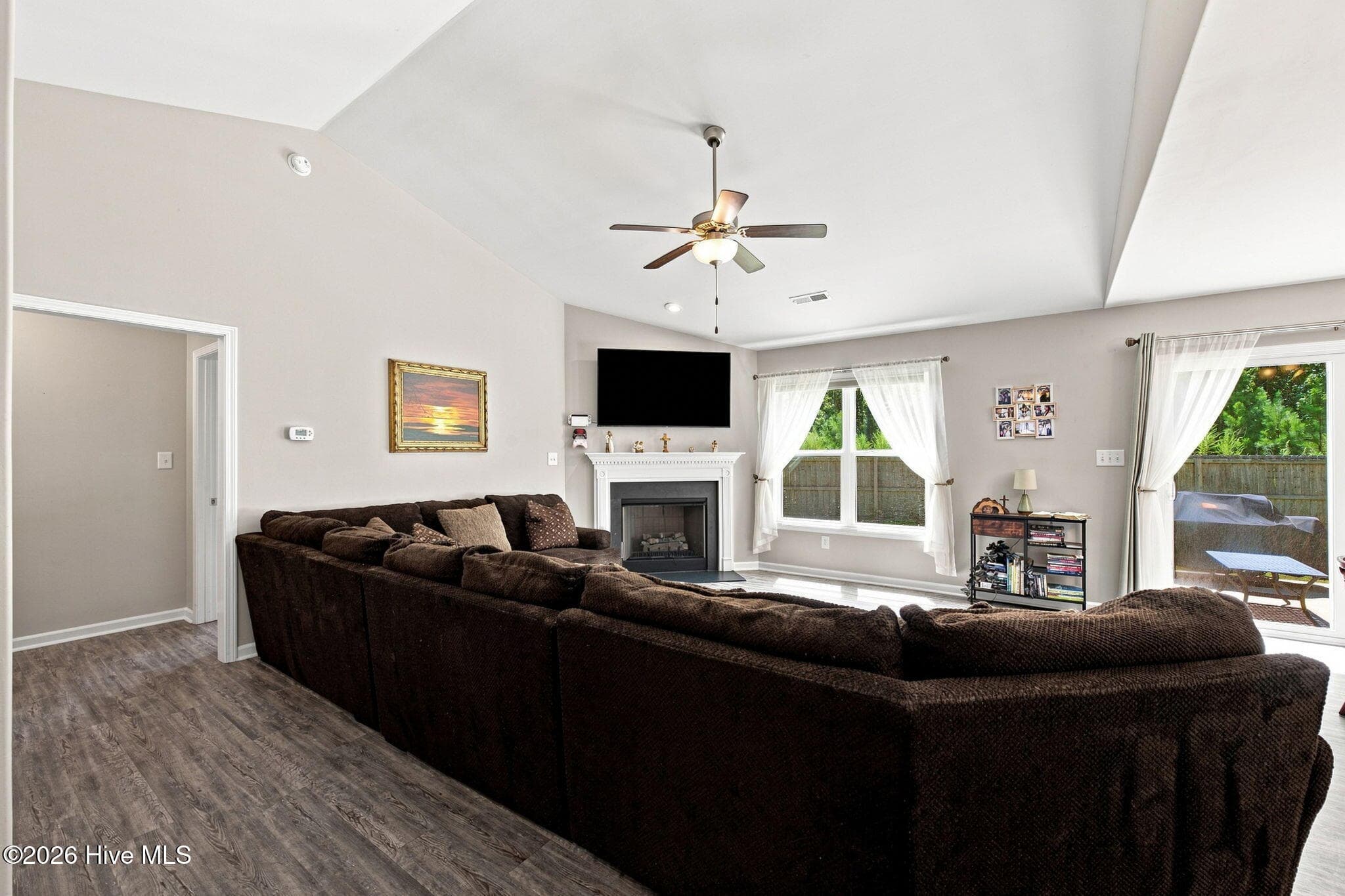 Single Family Residence at 345 Station House Road, New Bern, NC 28562, photo 8 of 50