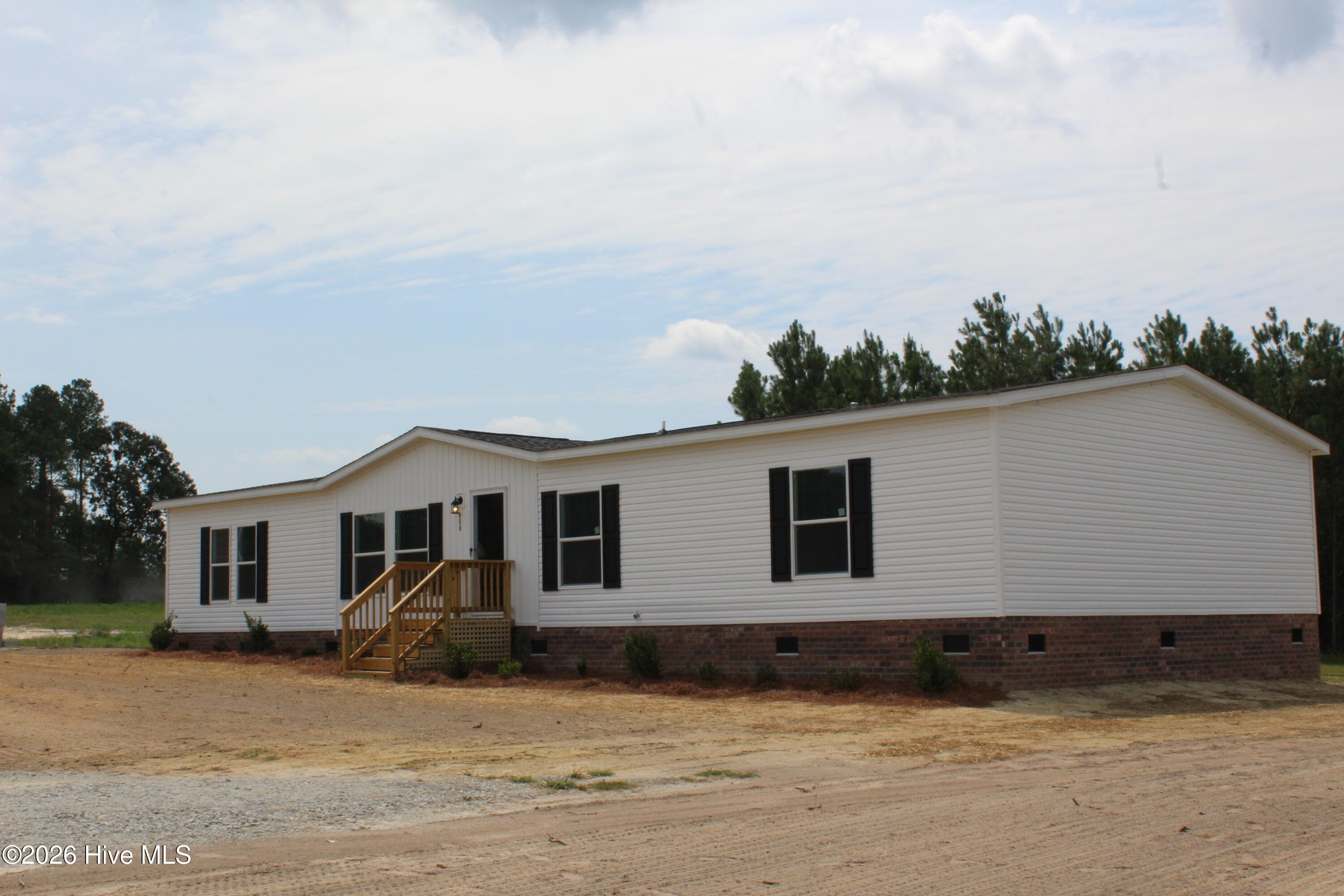 Manufactured Home at 950 Blind Bridge Road, Magnolia, NC 28453, photo 30 of 32