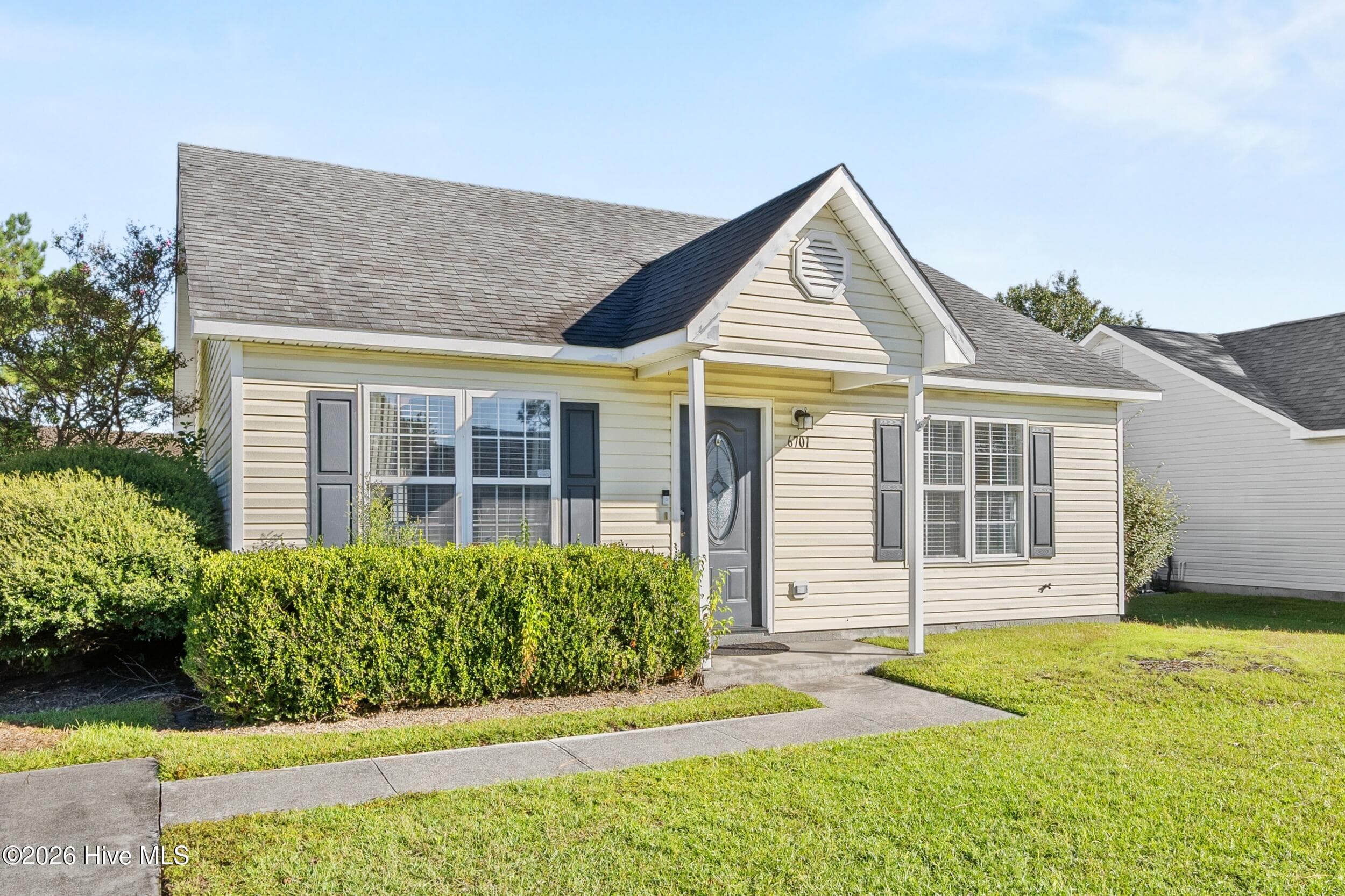 Single Family Residence at 6701 Alamosa Drive, Wilmington, NC 28411, photo 7 of 46
