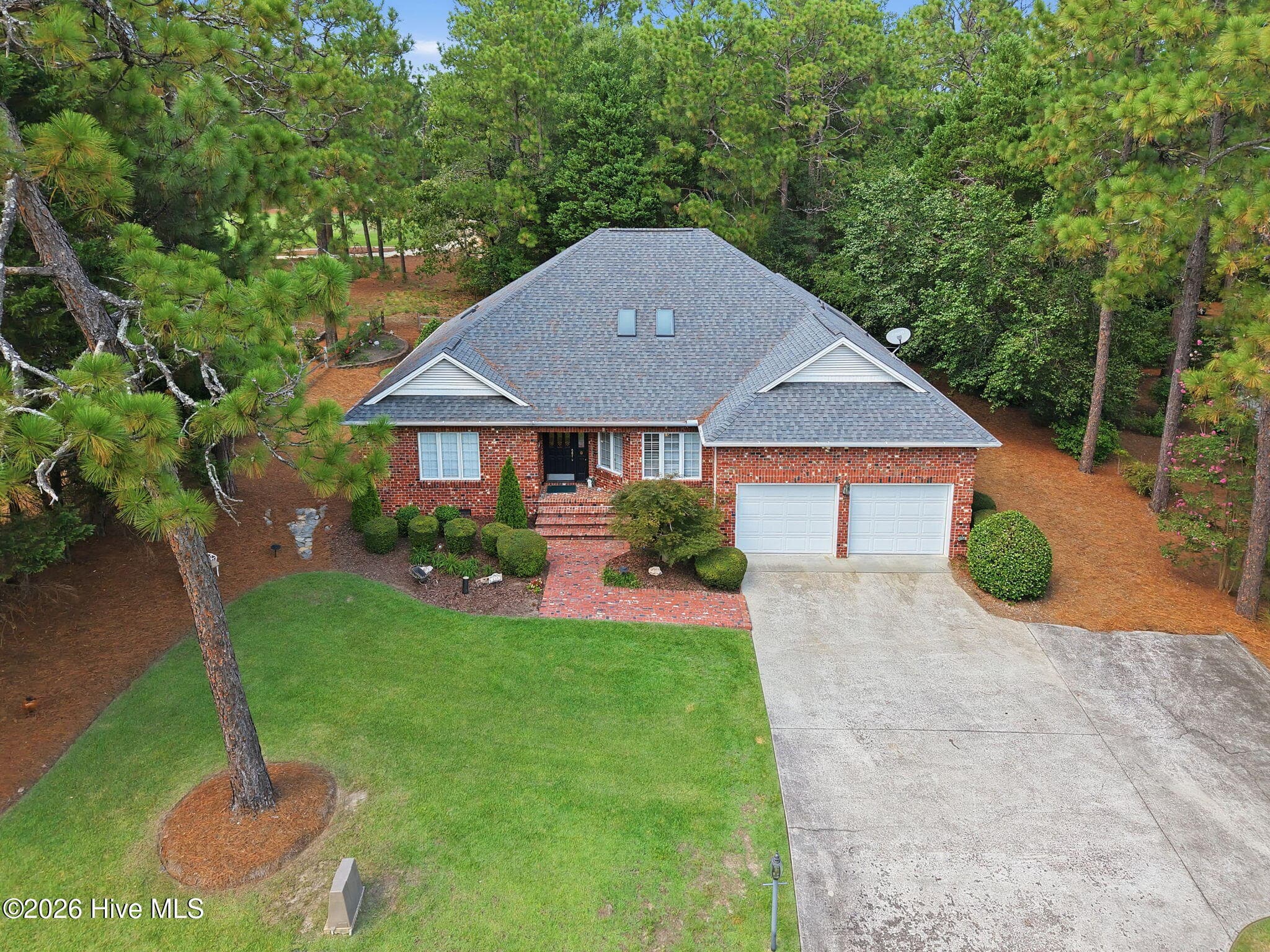 Single Family Residence at 885 Monticello Drive, Pinehurst, NC 28374, photo 7 of 51