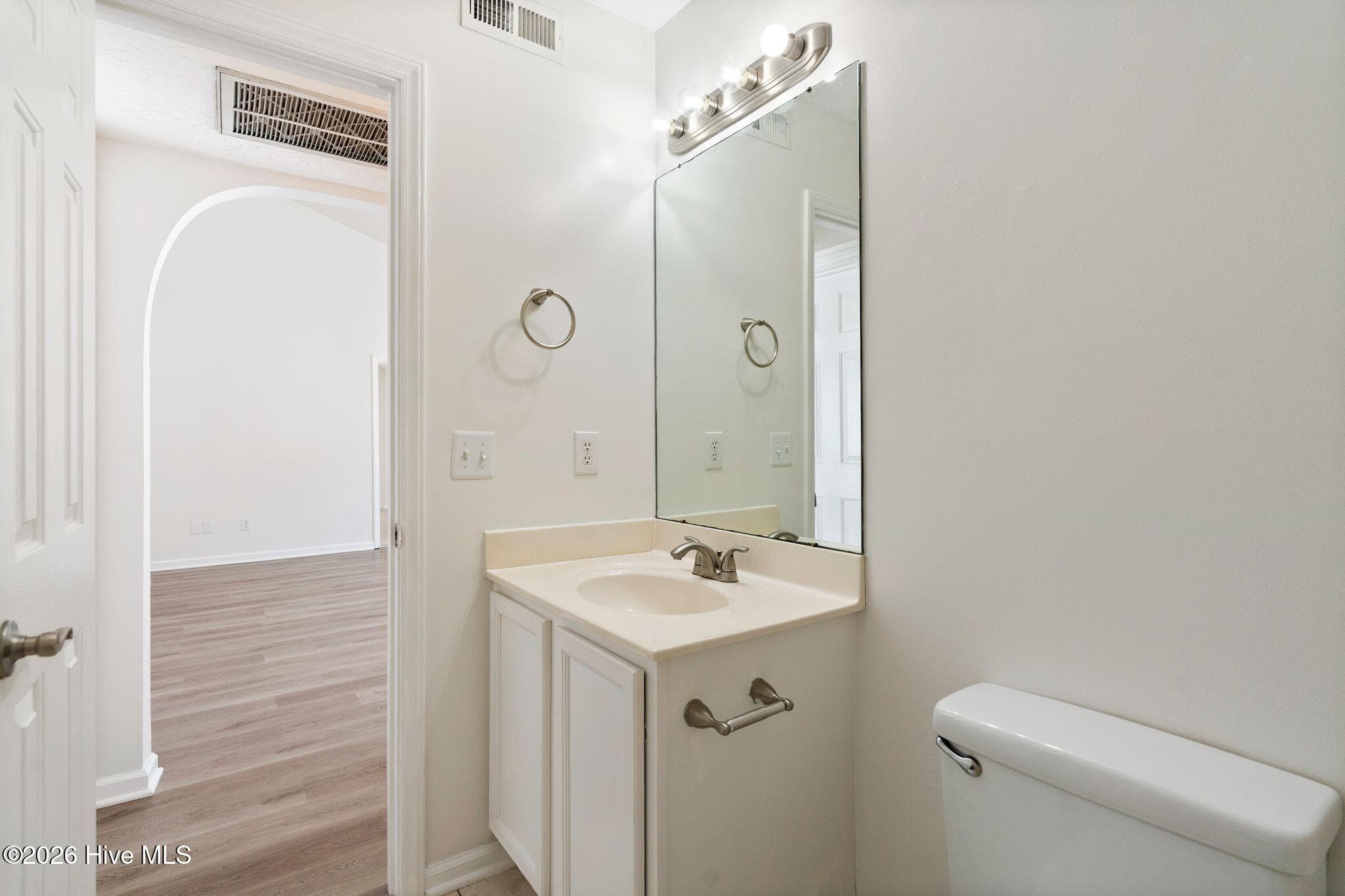 Single Family Residence at 811 Grathwol Drive, Wilmington, NC 28405, photo 19 of 41