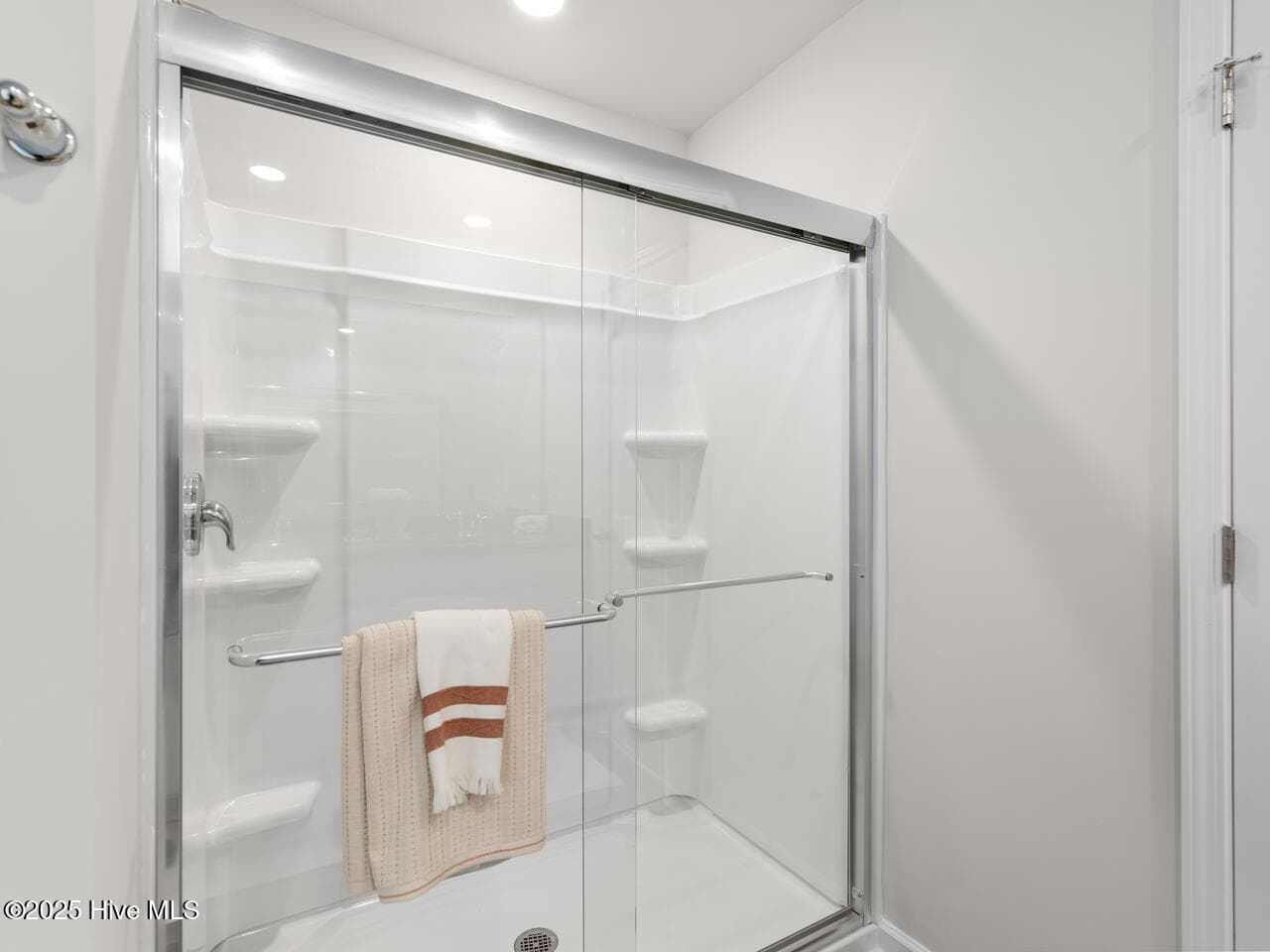 walk in shower - 650 Forecastle Lane Lot 98, Jacksonville, NC 28546