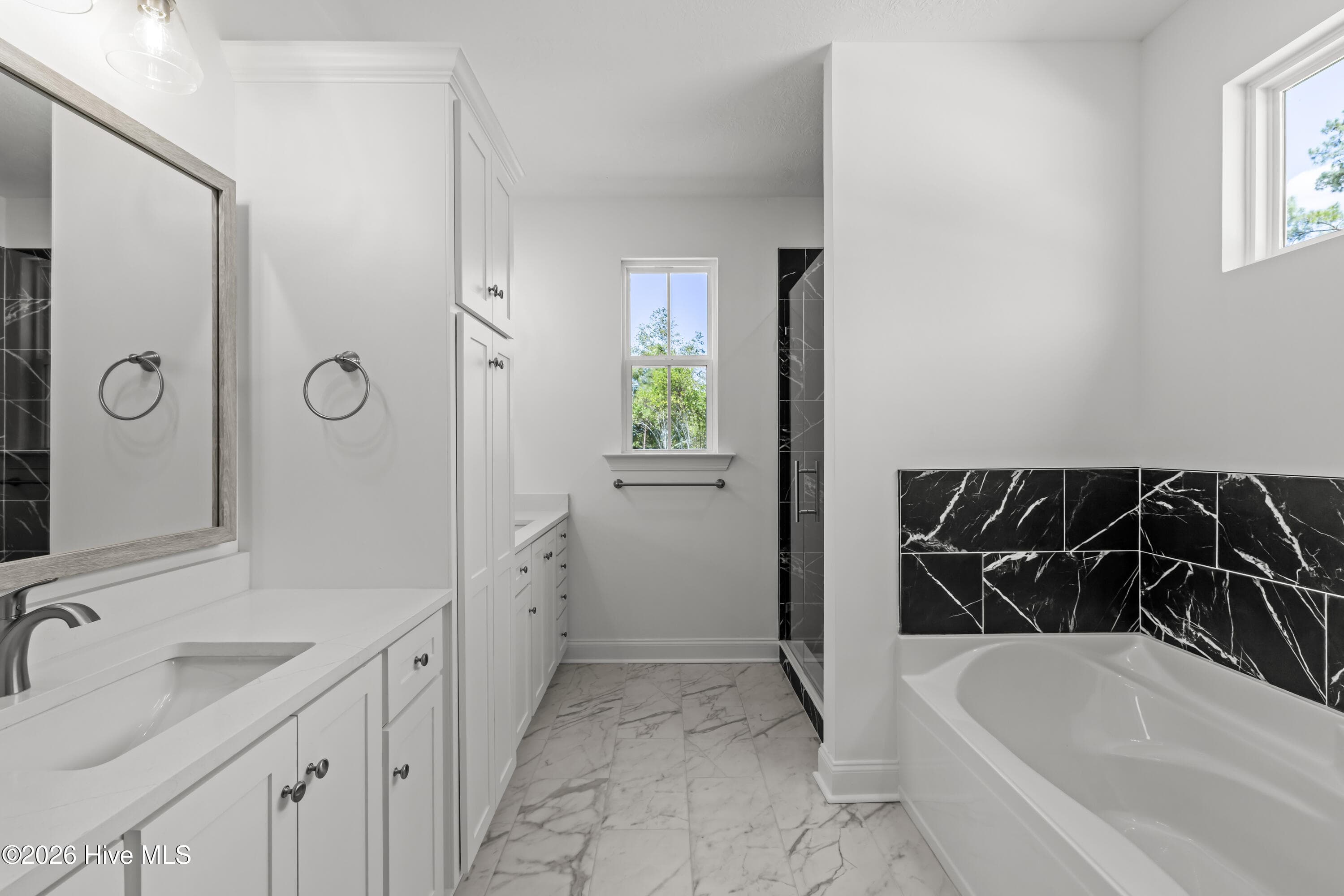 Classic black and white primary bath - 1550 Bellingham Drive, Beech Island, SC 29842