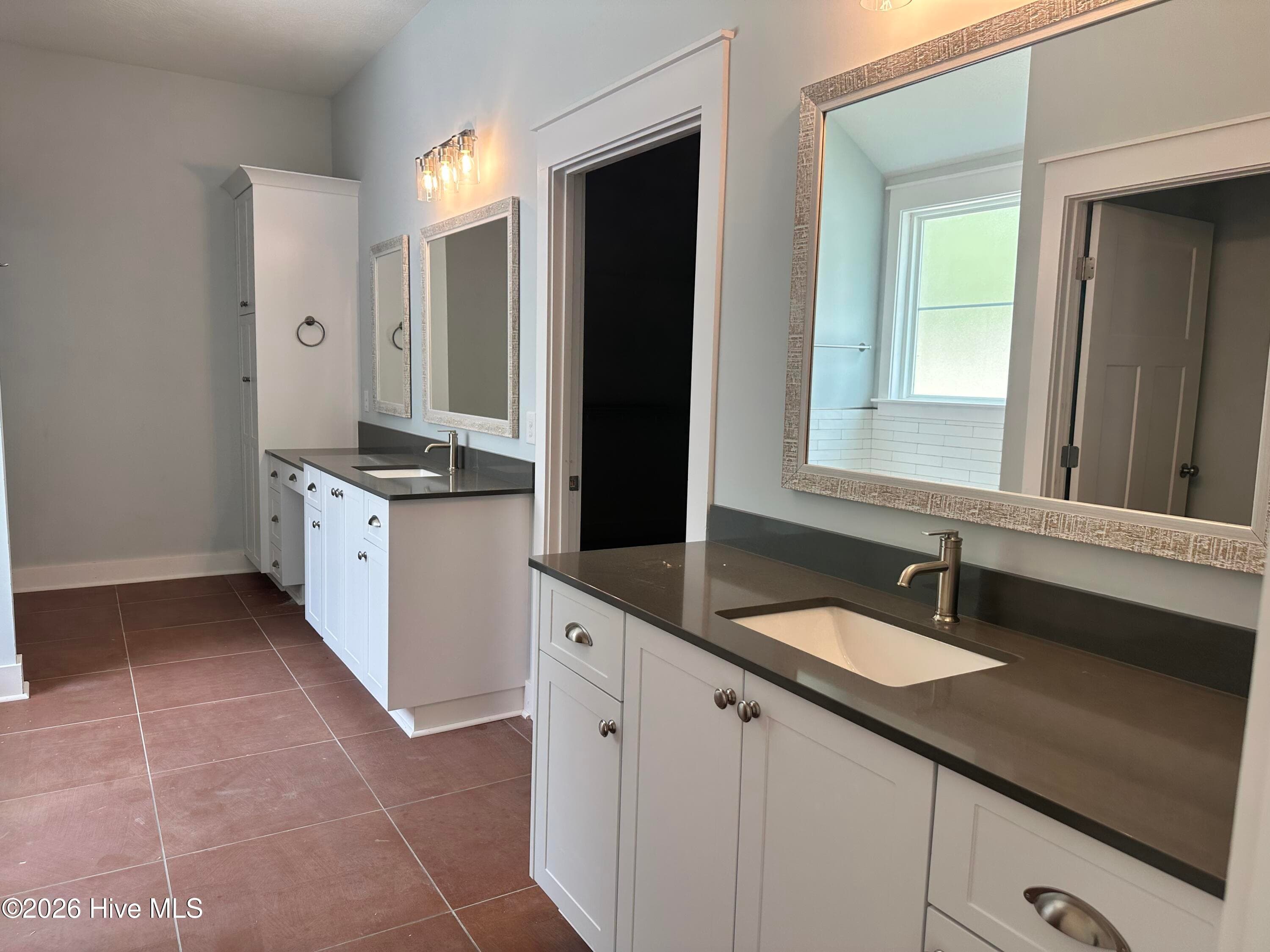Primary Ensuite Bath with Quartz Countertops - 1096 Bellingham Drive, Beech Island, SC 29842