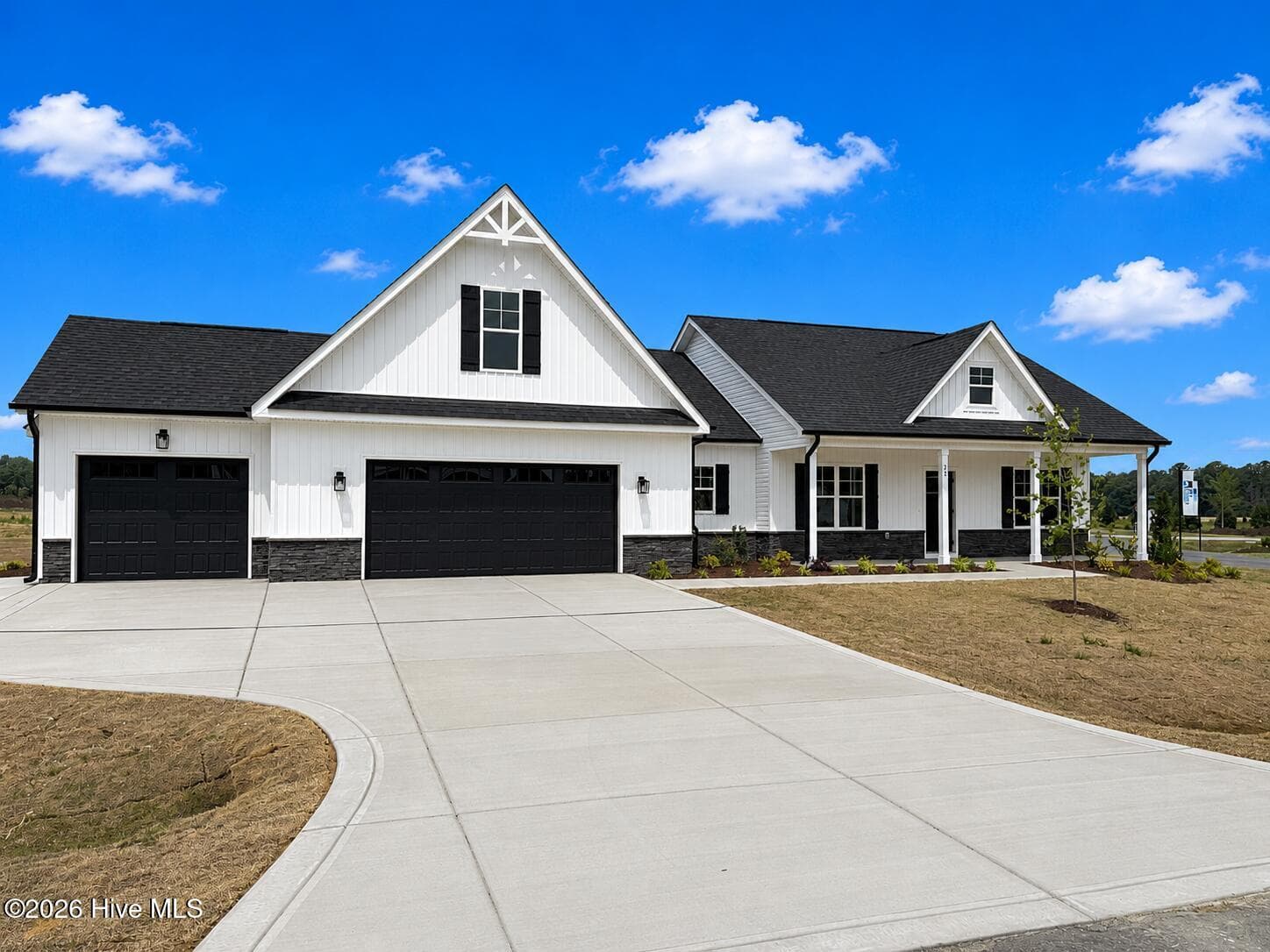 Single Family Residence at 22 Grady Farm Way, Benson, NC 27504, photo 8 of 182