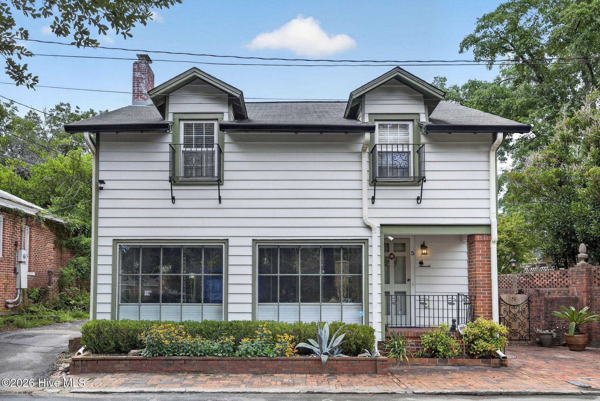 Front Photo. Historic carriage house Cottage updated for today's modern comfort! - 5 N 20th Street, Wilmington, NC 28405