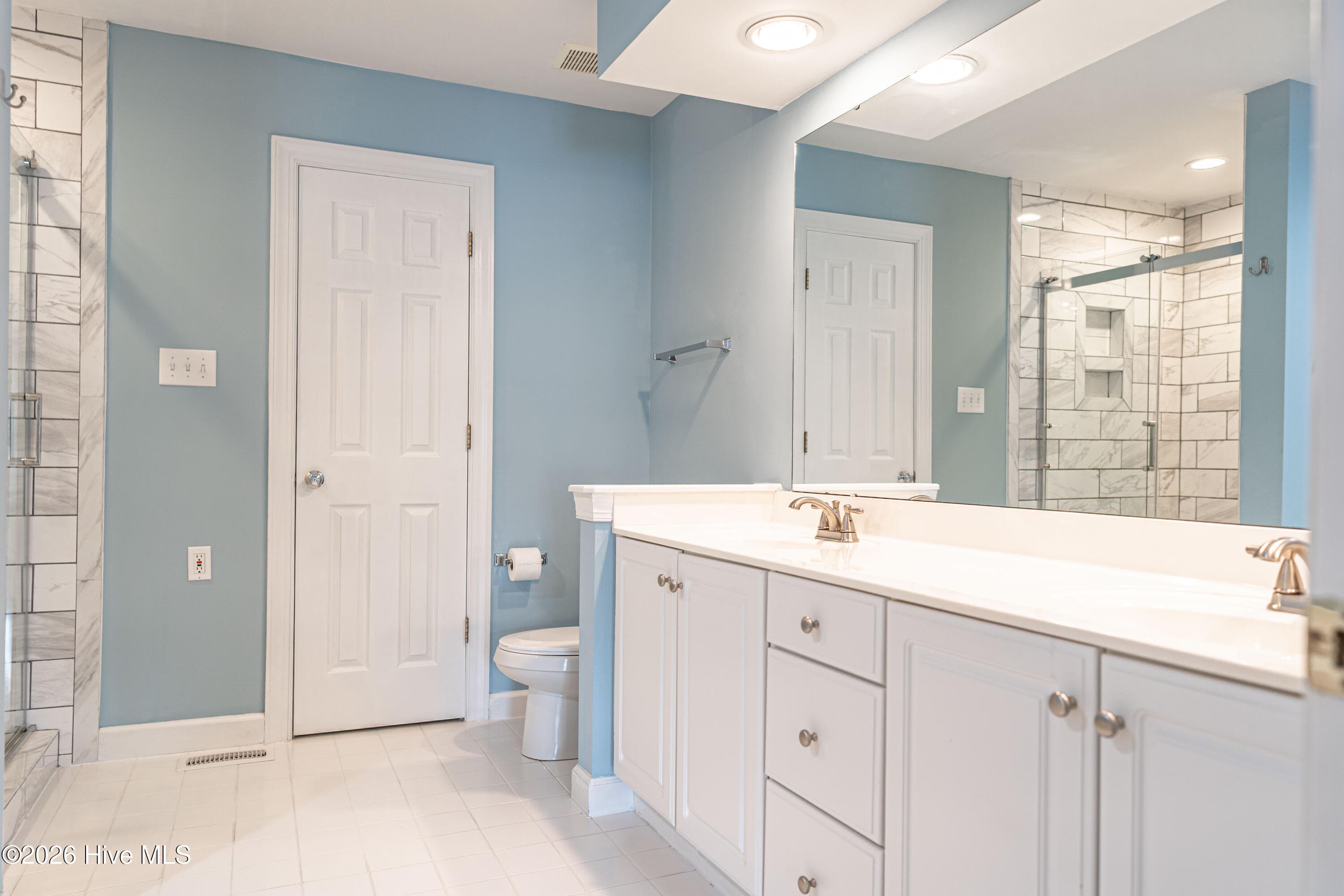 Condominium at 185 N Knoll Road, Southern Pines, NC 28387, photo 2 of 5