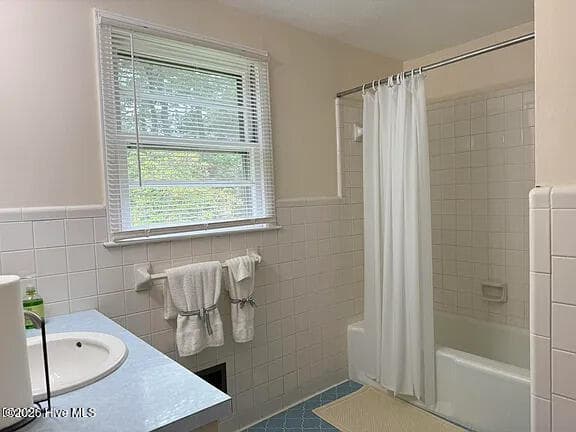Single Family Residence at 1408 Parker Lane, Henderson, NC 27536, photo 29 of 86