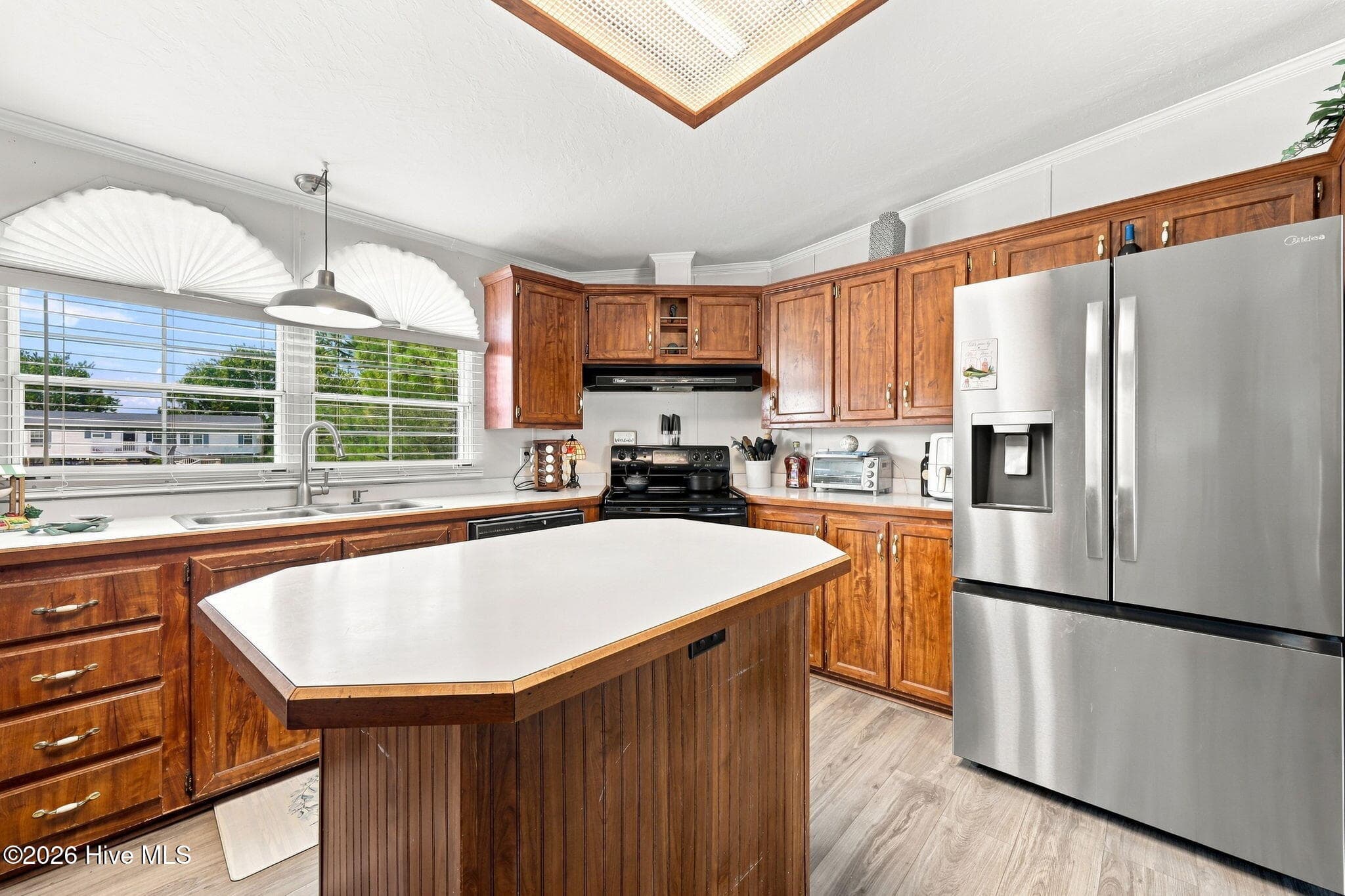 Manufactured Home at 211 D Drive, Chocowinity, NC 27817, photo 14 of 35
