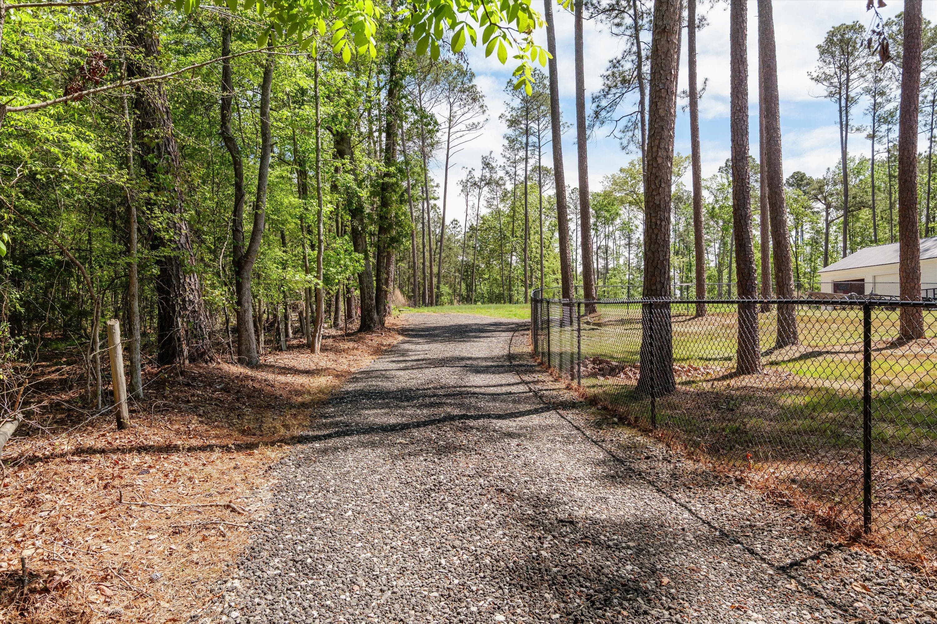 gravel drive to back acreage - 140 Lewiston Road, Grovetown, GA 30813