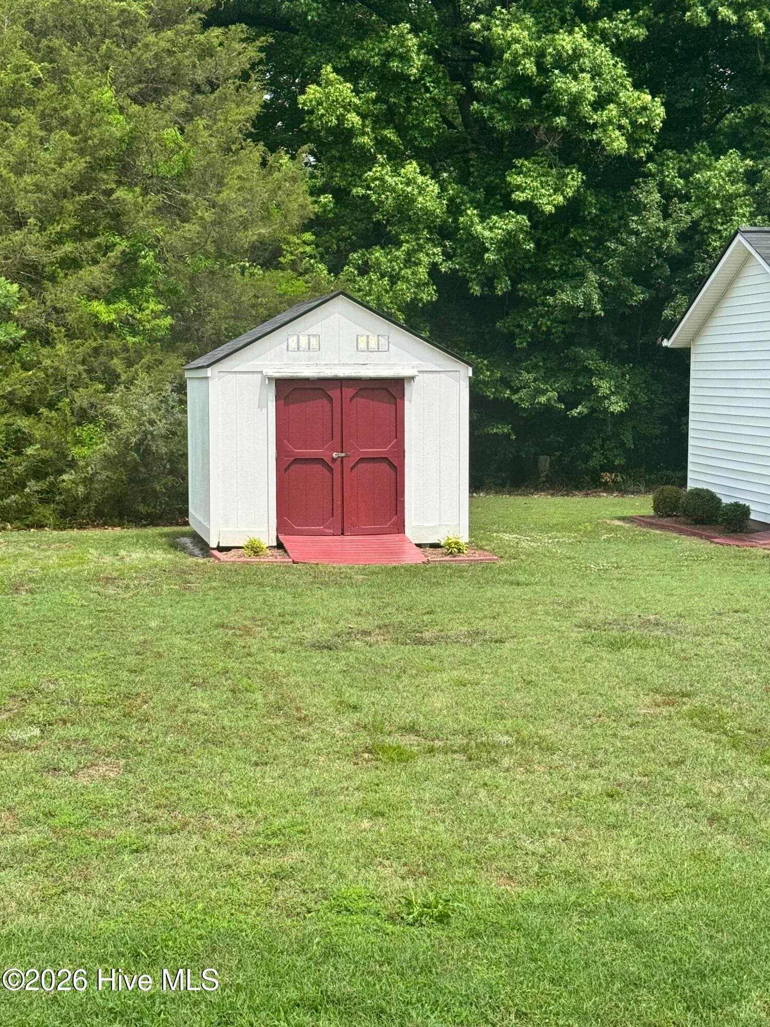 Single Family Residence at 124 Stockbridge Drive, Selma, NC 27576, photo 7 of 25