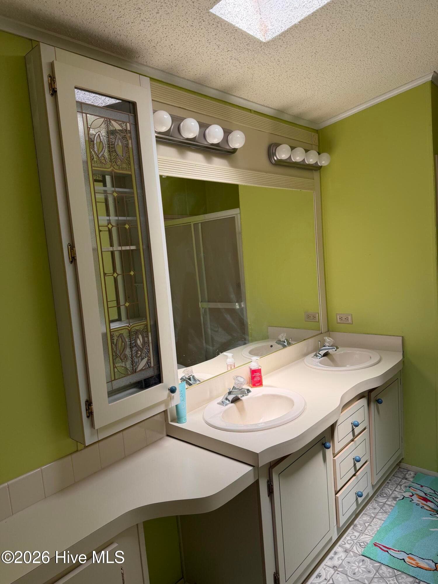 primary bath - 606 Galley Court, Hampstead, NC 28443