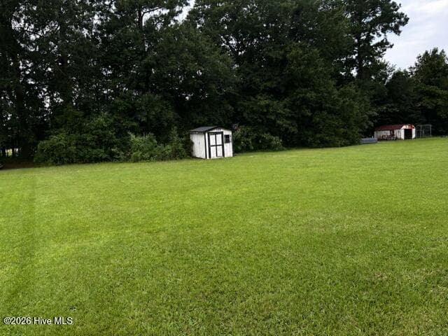 Manufactured Home at 3841 Leland Road, Grifton, NC 28530, photo 3 of 6