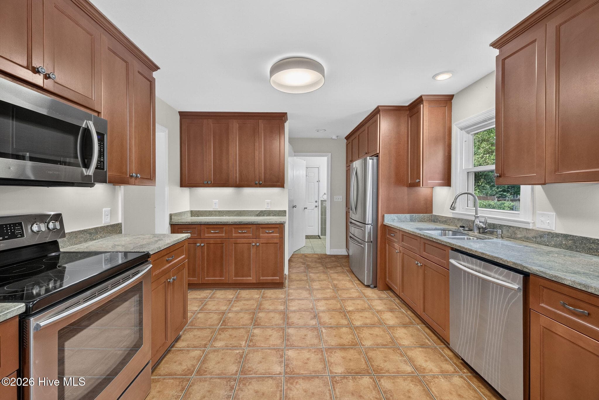 Single Family Residence at 242 Dallas Drive, Wilmington, NC 28405, photo 33 of 56