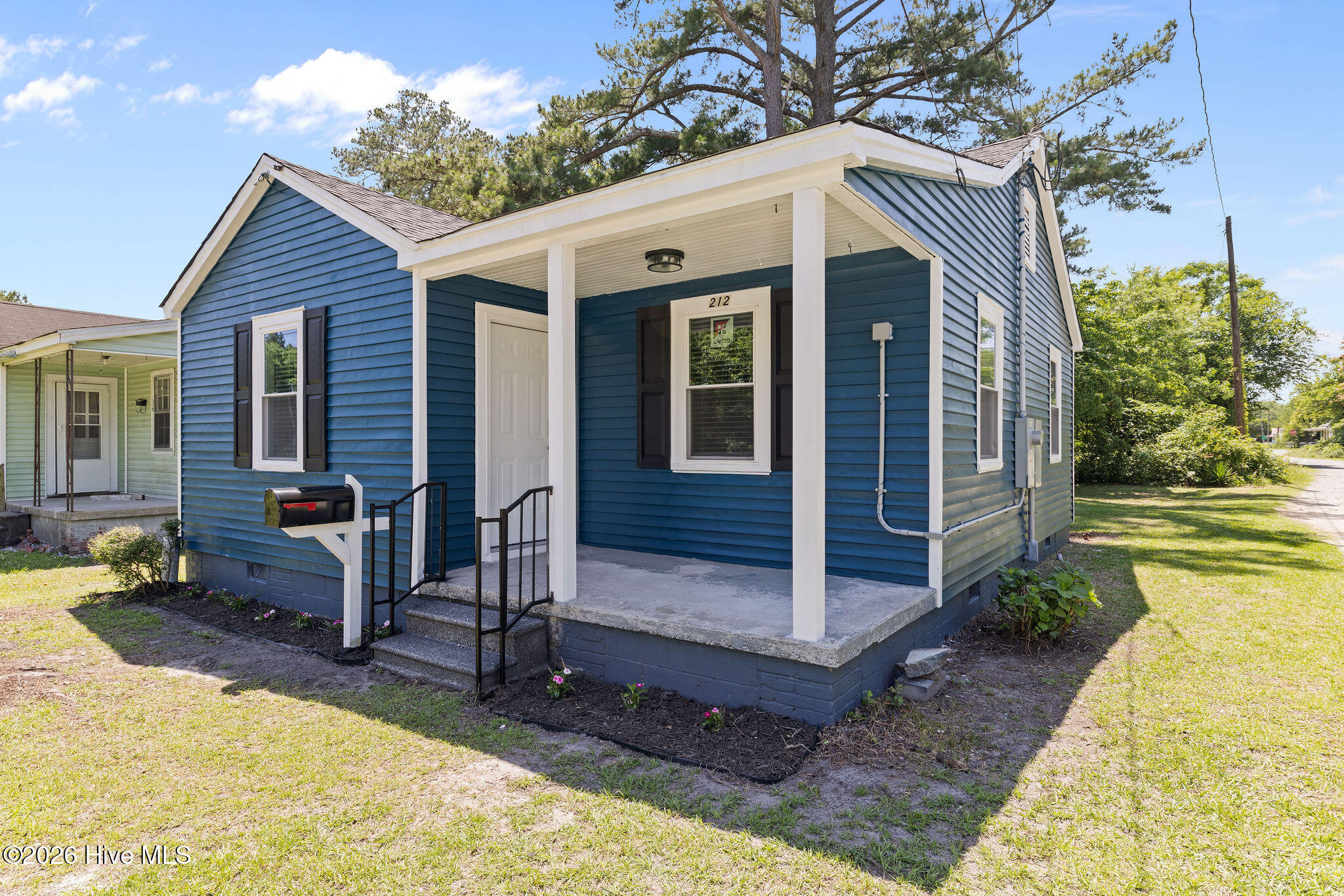 Single Family Residence at 212 Clay Street, Kinston, NC 28501, photo 3 of 14